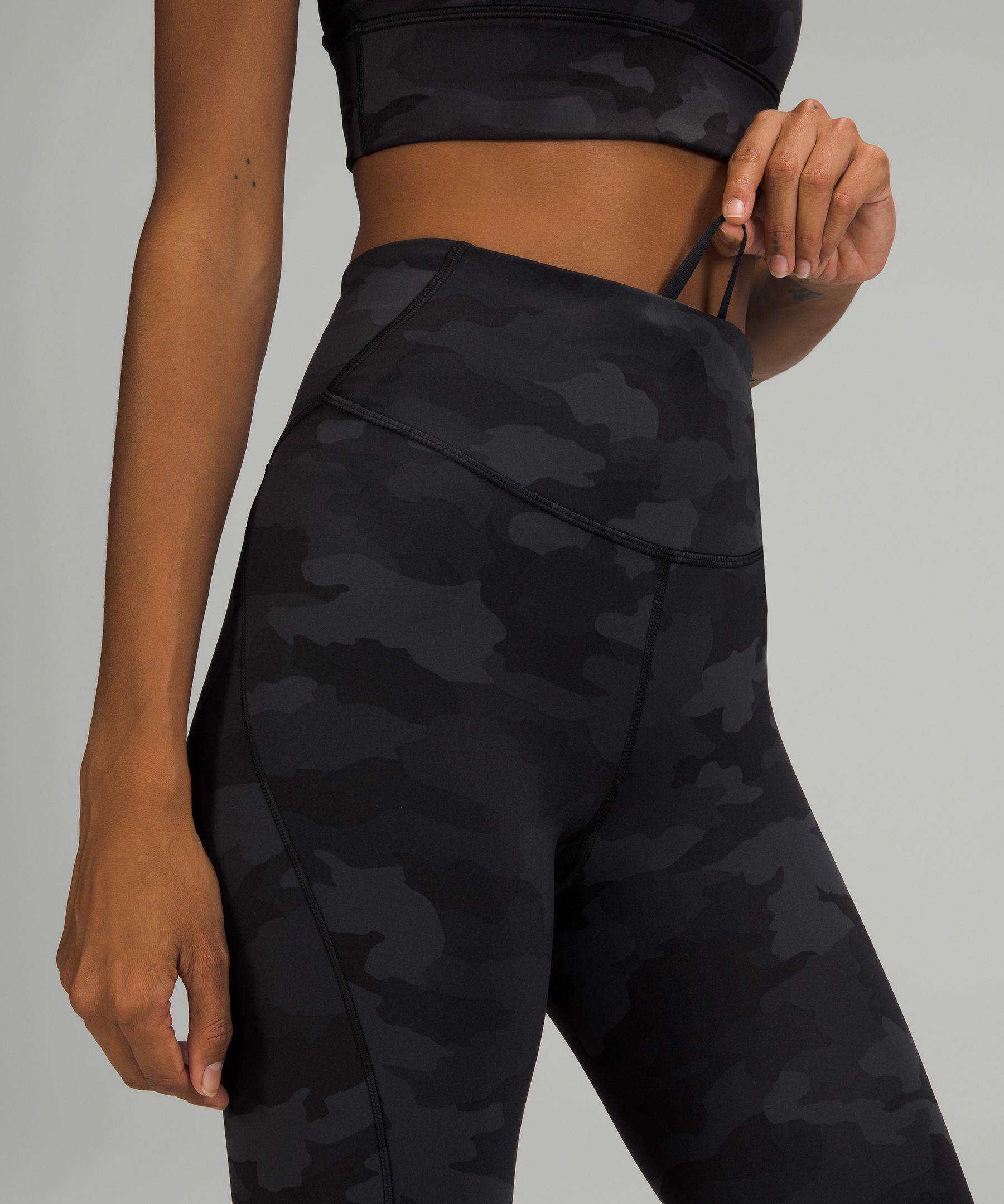 Base Pace High-Rise Crop 17, Leggings