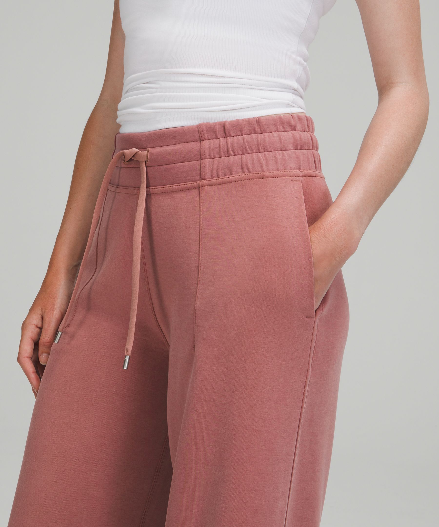 Lululemon Athletica Soft Ambitions Crop Pants Womens Size 4 Beige