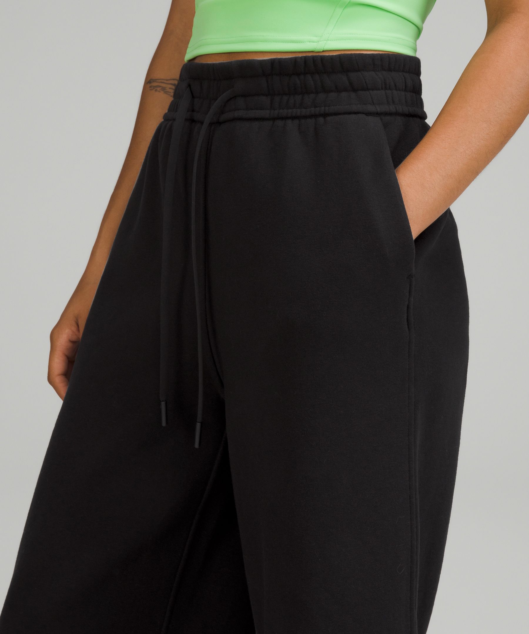 Lululemon Loungeful 2024 Cropped Pants