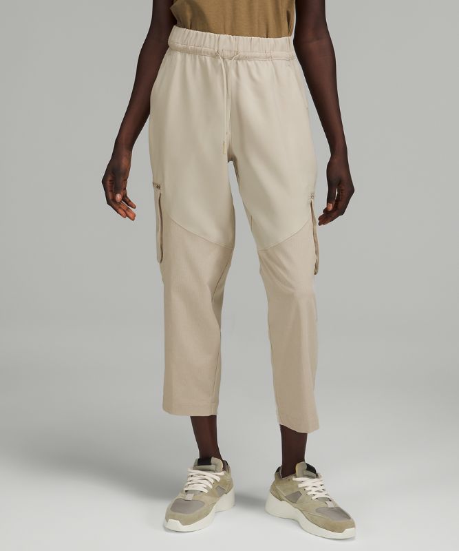 Relaxed Mid-Rise Cargo Crop