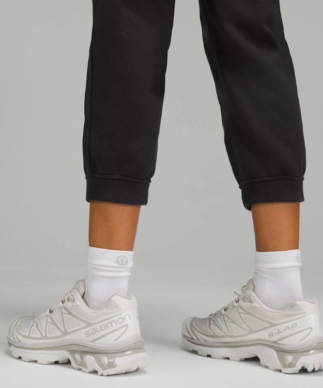 Loungeful HR Cropped Jogger