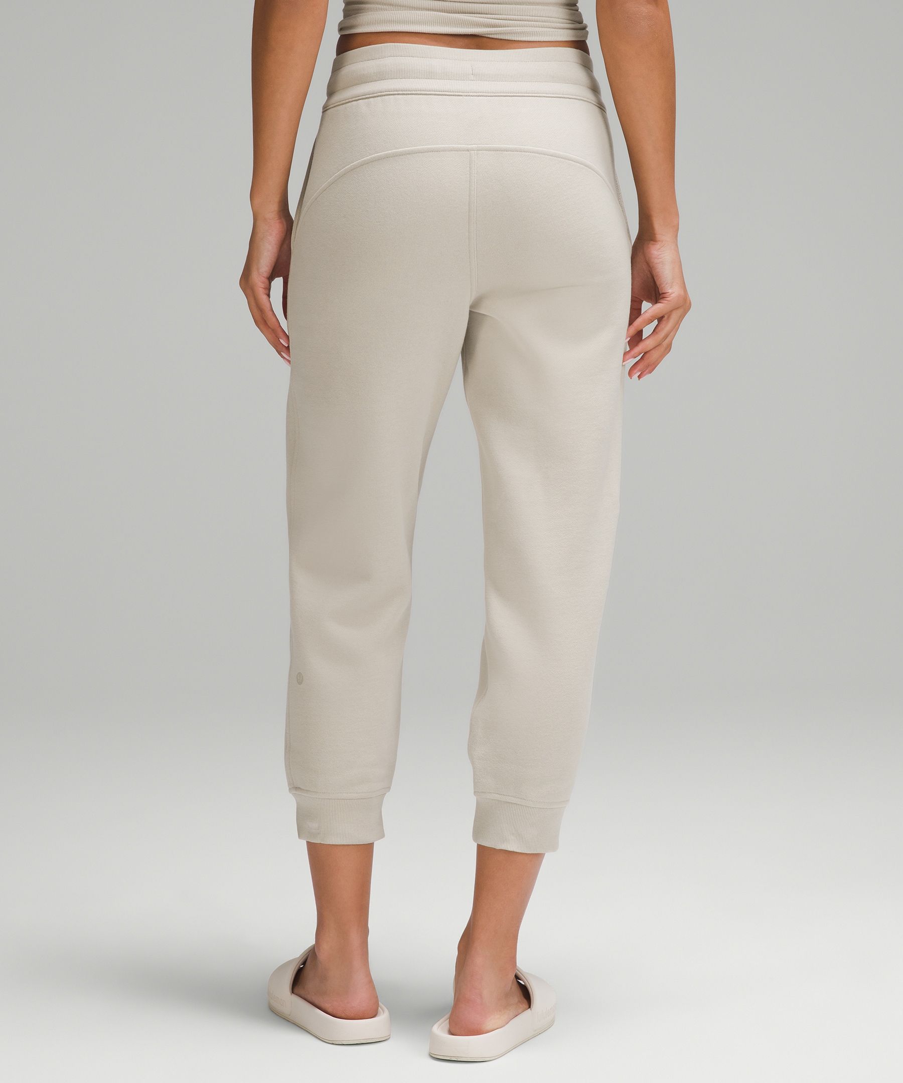 Lululemon Women's Scuba High Rise Jogger Size 20 in Pink - $105 New With  Tags - From Tomi