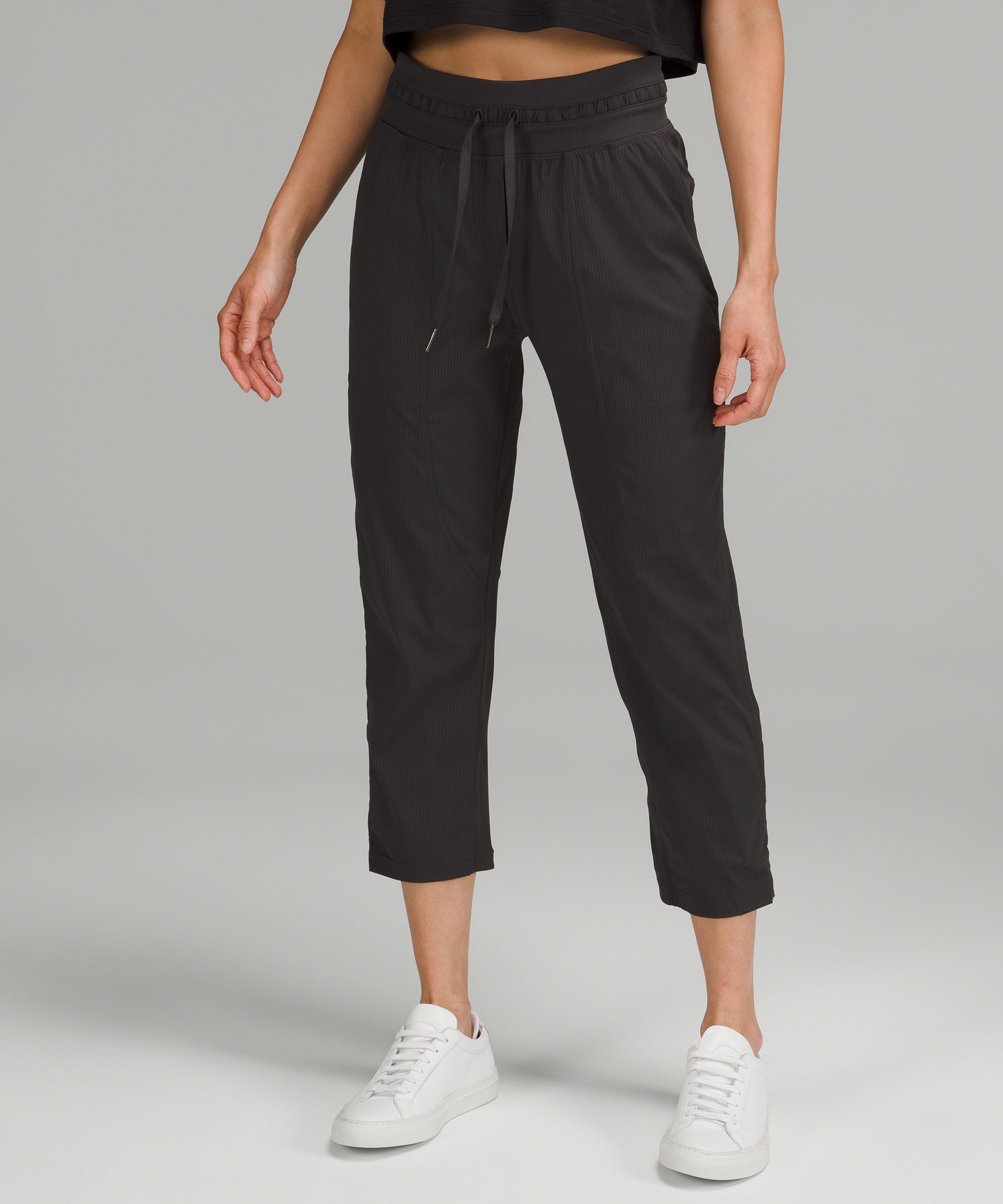 Dance Studio Mid-Rise Cropped Pants 23 *Asia Fit