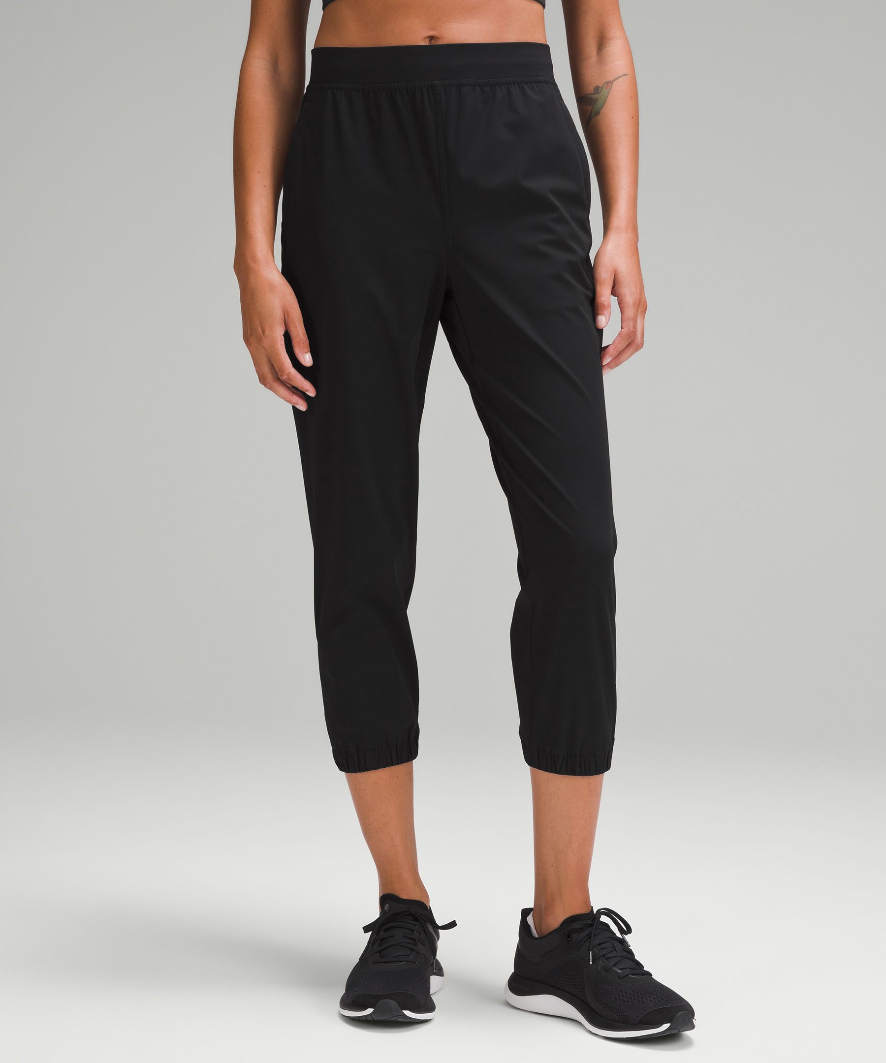 Lululemon Light Stride Crop Running Pants Black Pockets Pull On Tencel Size  8