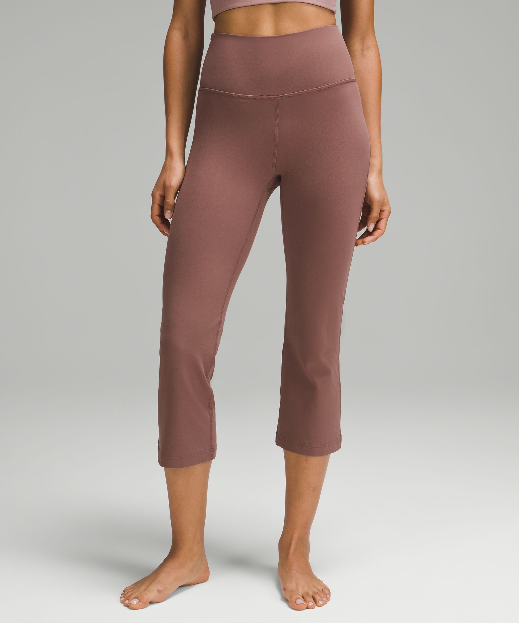 Align tee vs Nulu Cropped Slim Yoga - why didn't they just leave