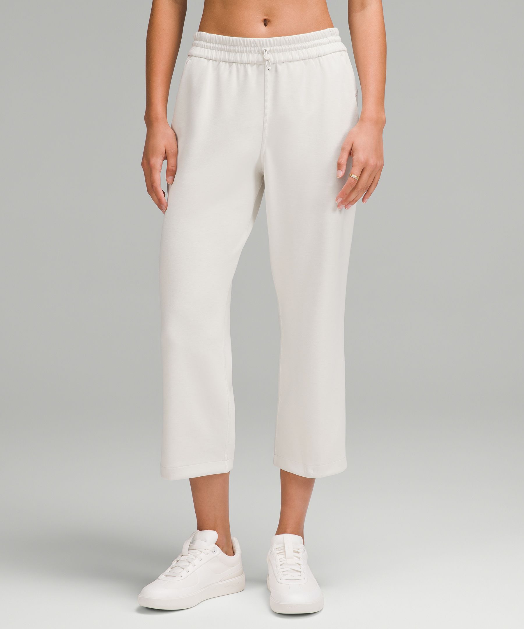 Softstreme High-Rise Straight-Leg Cropped Pant