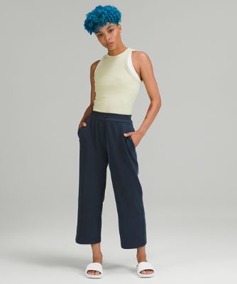 Softstreme High-Rise Straight-Leg Cropped Pant