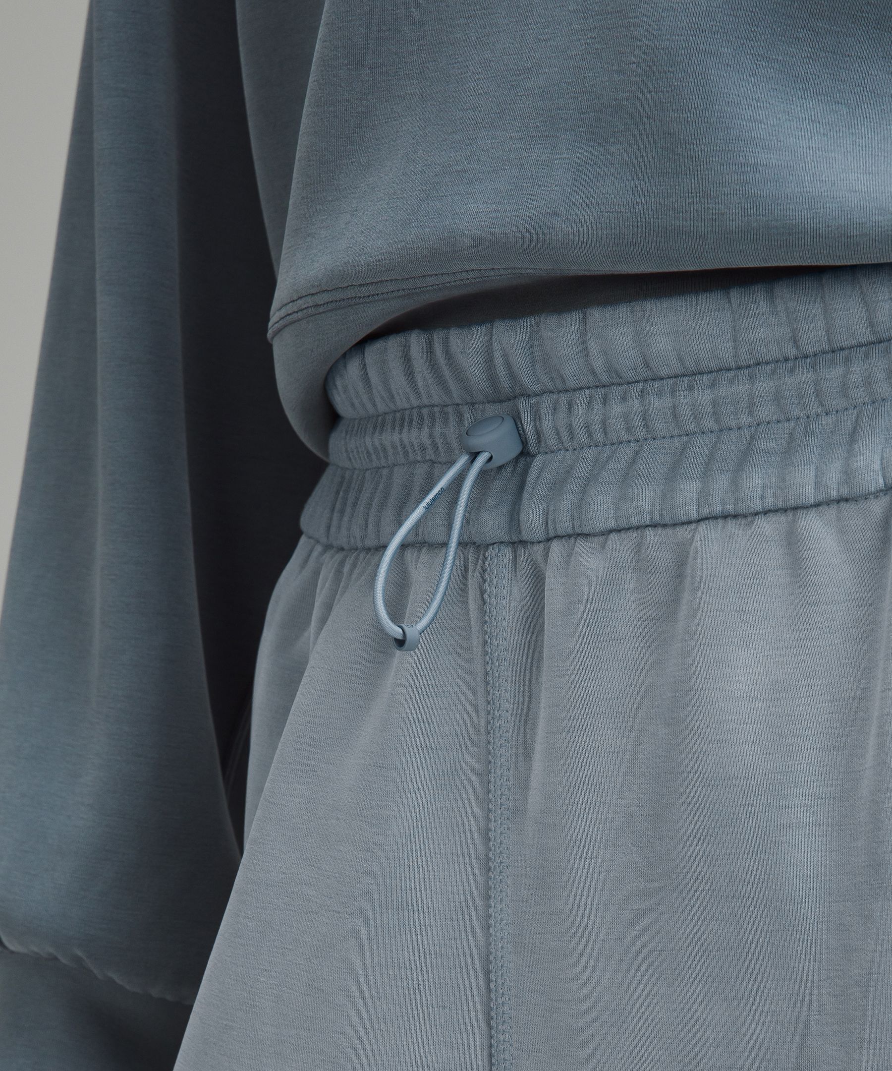 Softstreme ハイライズ ストレートレッグクロップパンツ