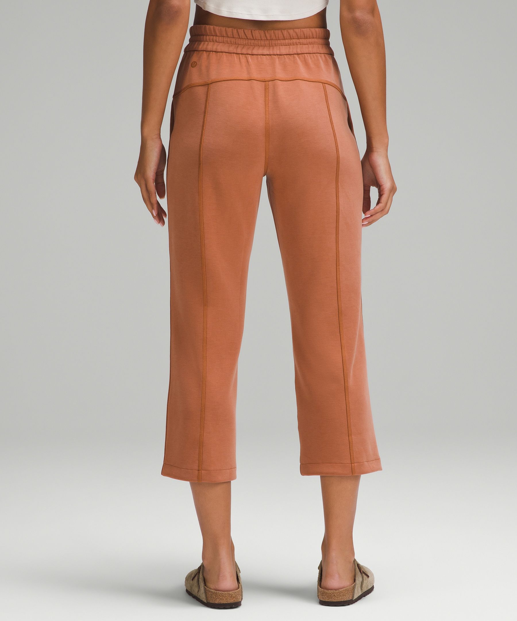 Softstreme High-Rise Straight-Leg Cropped Pant