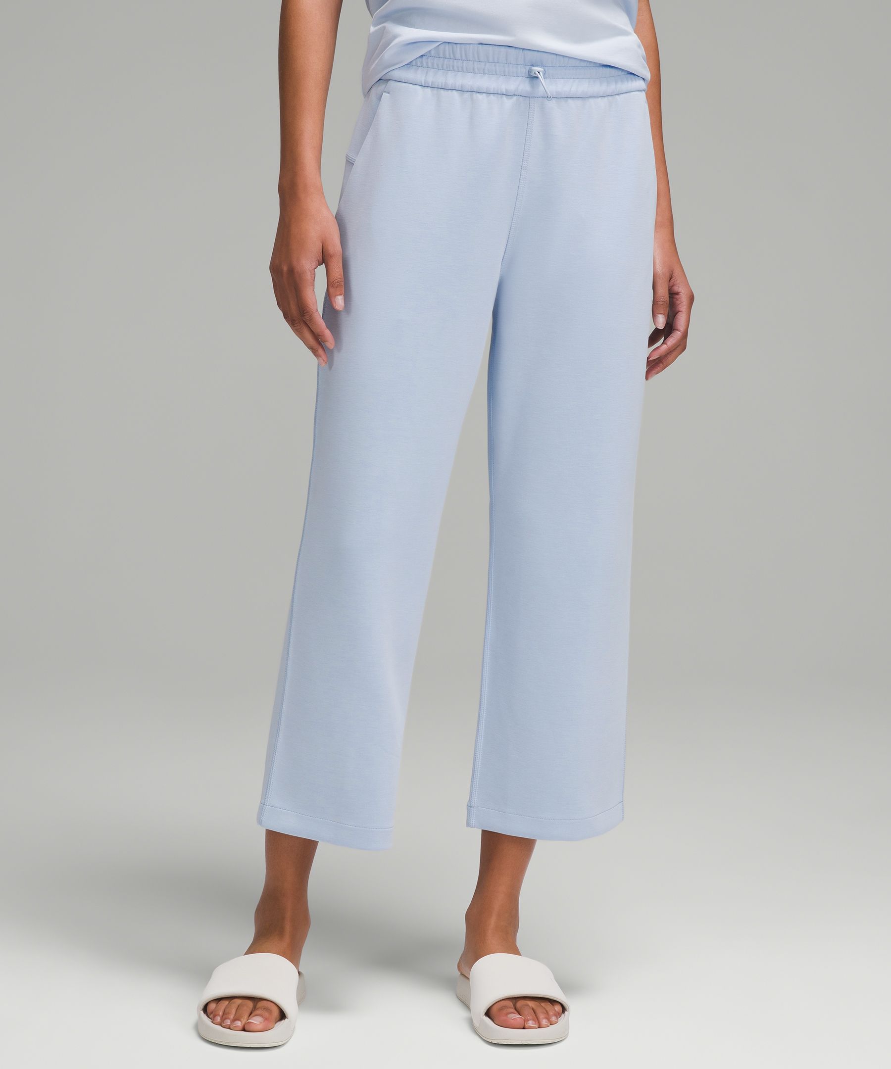 Softstreme High-Rise Straight-Leg Cropped Pant