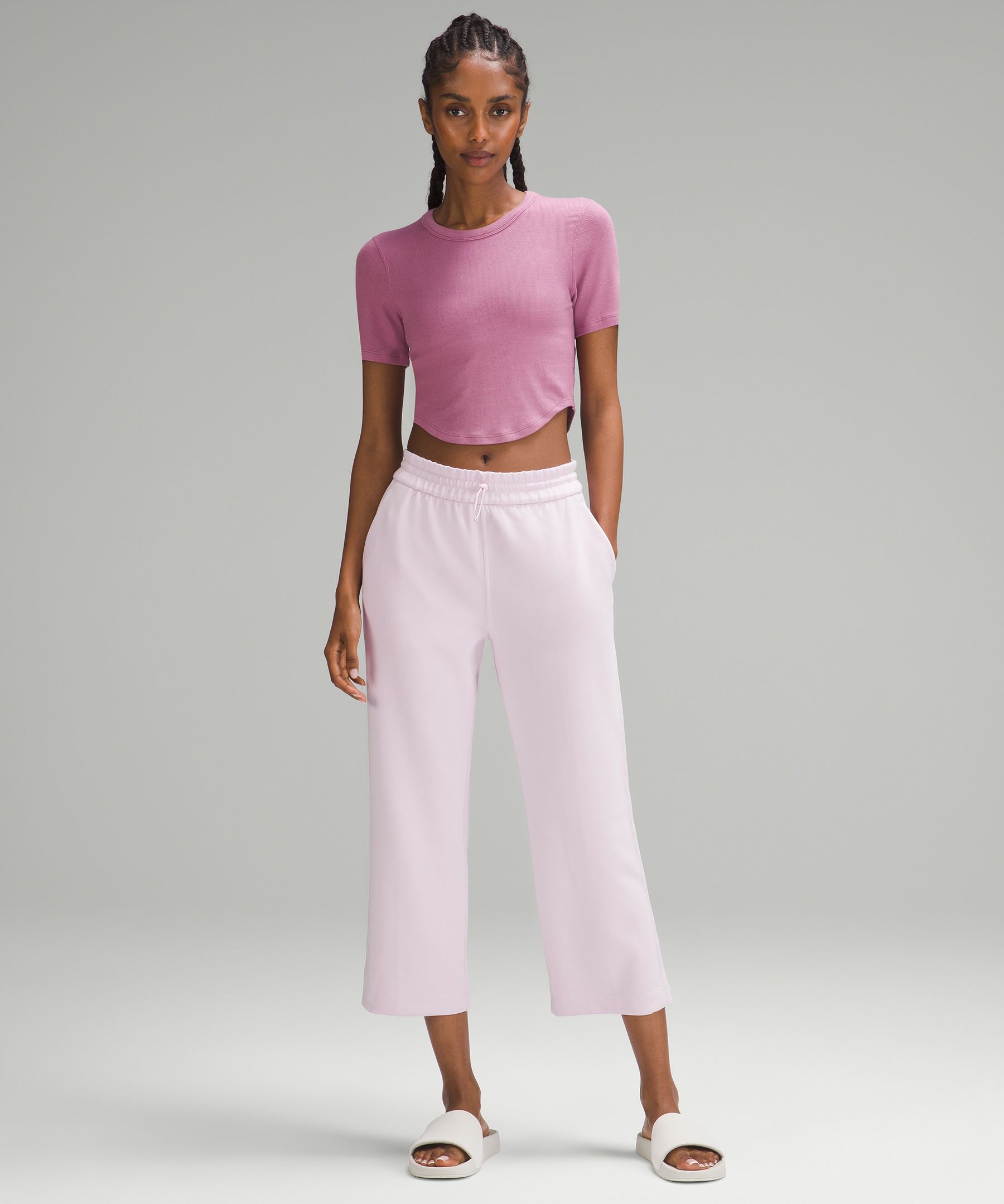 Softstreme High-Rise Straight-Leg Cropped Pant