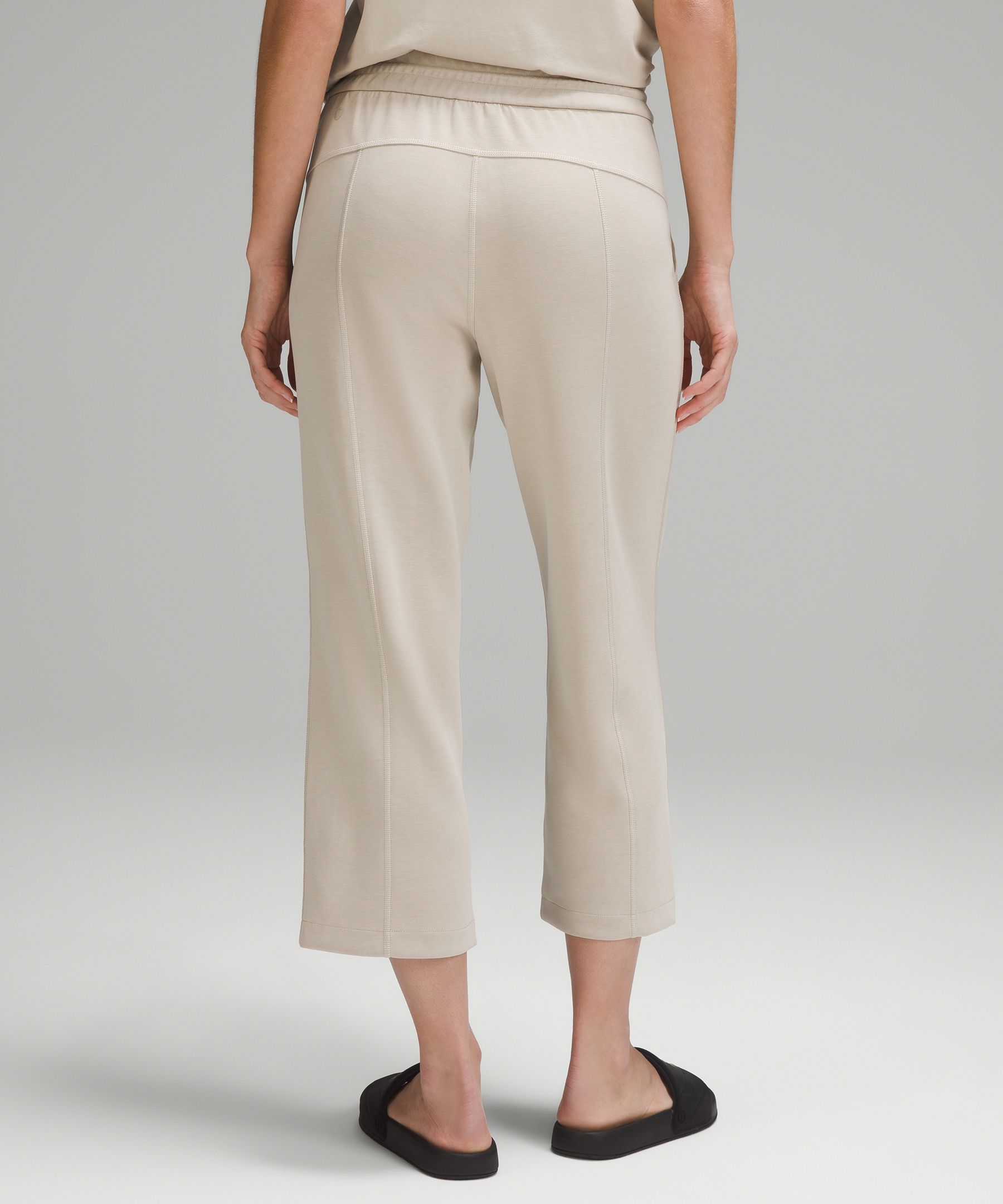 lululemon athletica Straight Capris & Cropped Pants