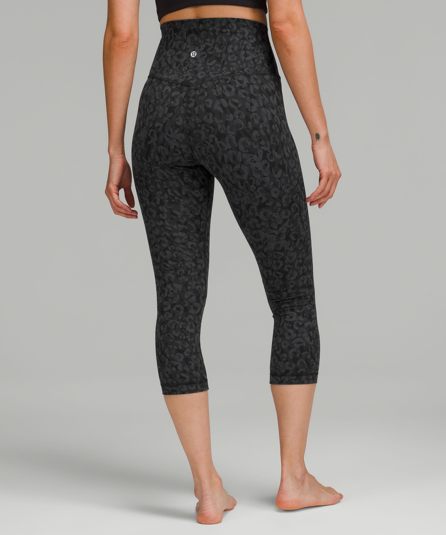 lululemon align jogger crop size 6, Women's Fashion, Bottoms, Other Bottoms  on Carousell