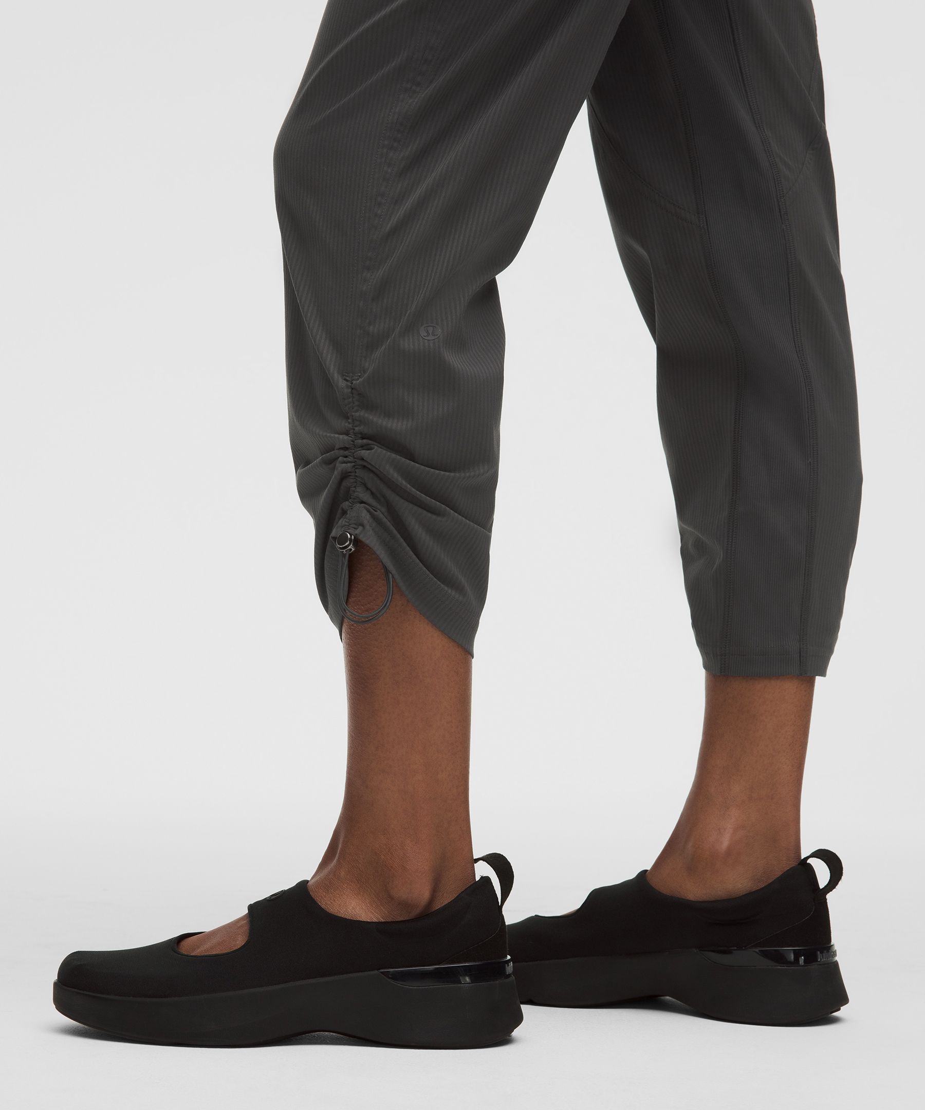 Lululemon Dance Studio ミッドライズクロップパンツ6 黒 Dance Studio ミッドライズクロップパンツ | クロップパンツ