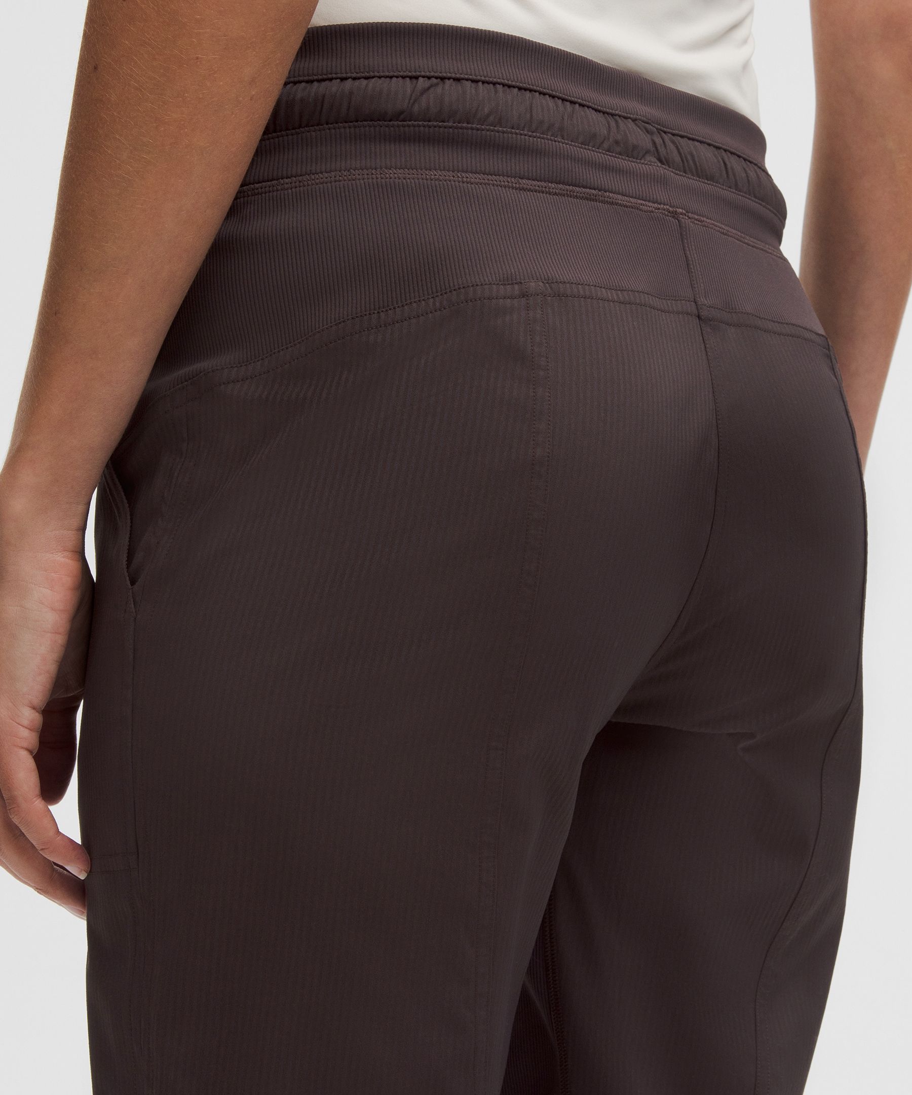 Dance Studio Mid-Rise Cropped Pant thumbnail 7