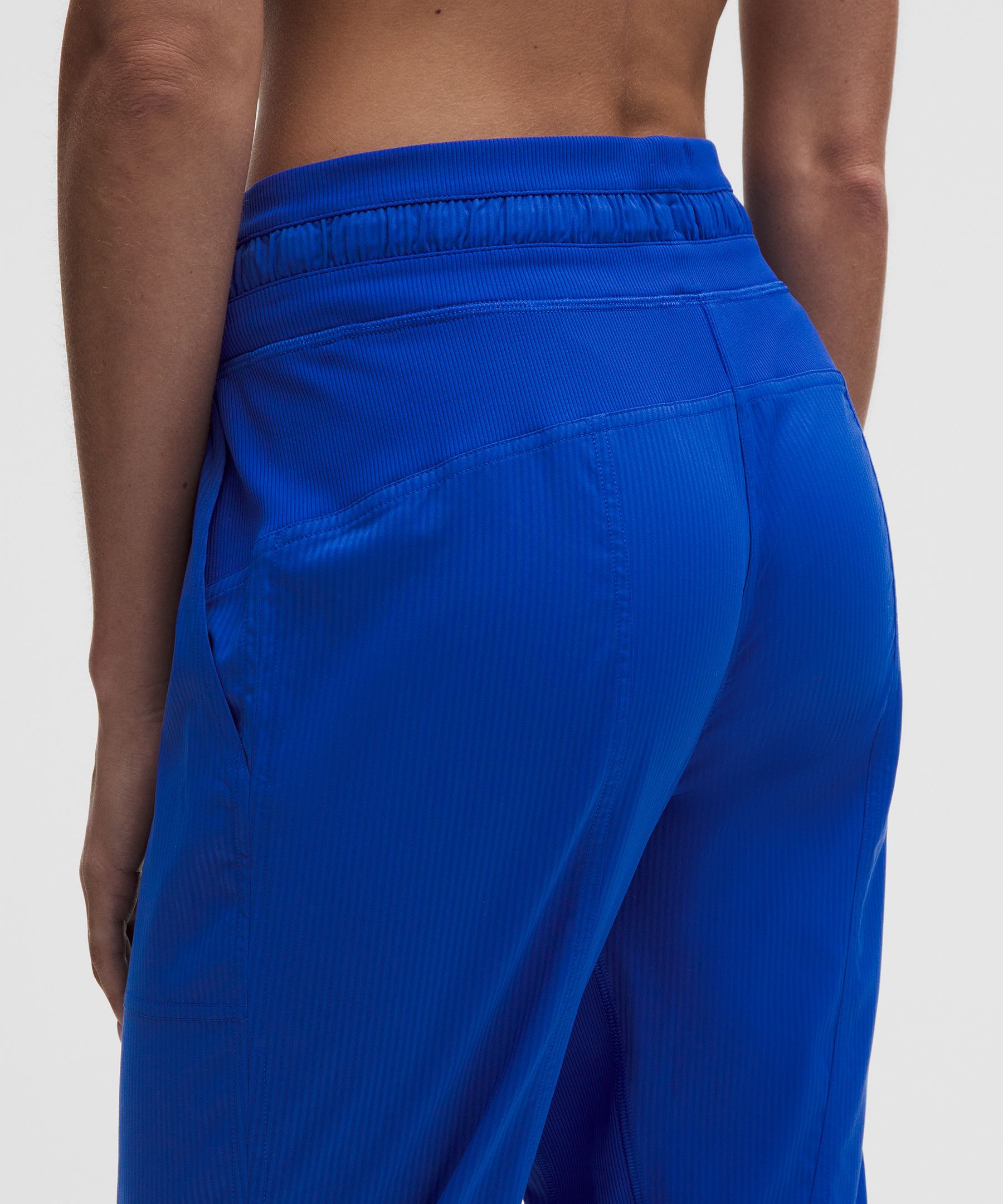 Dance Studio Mid-Rise Cropped Pant