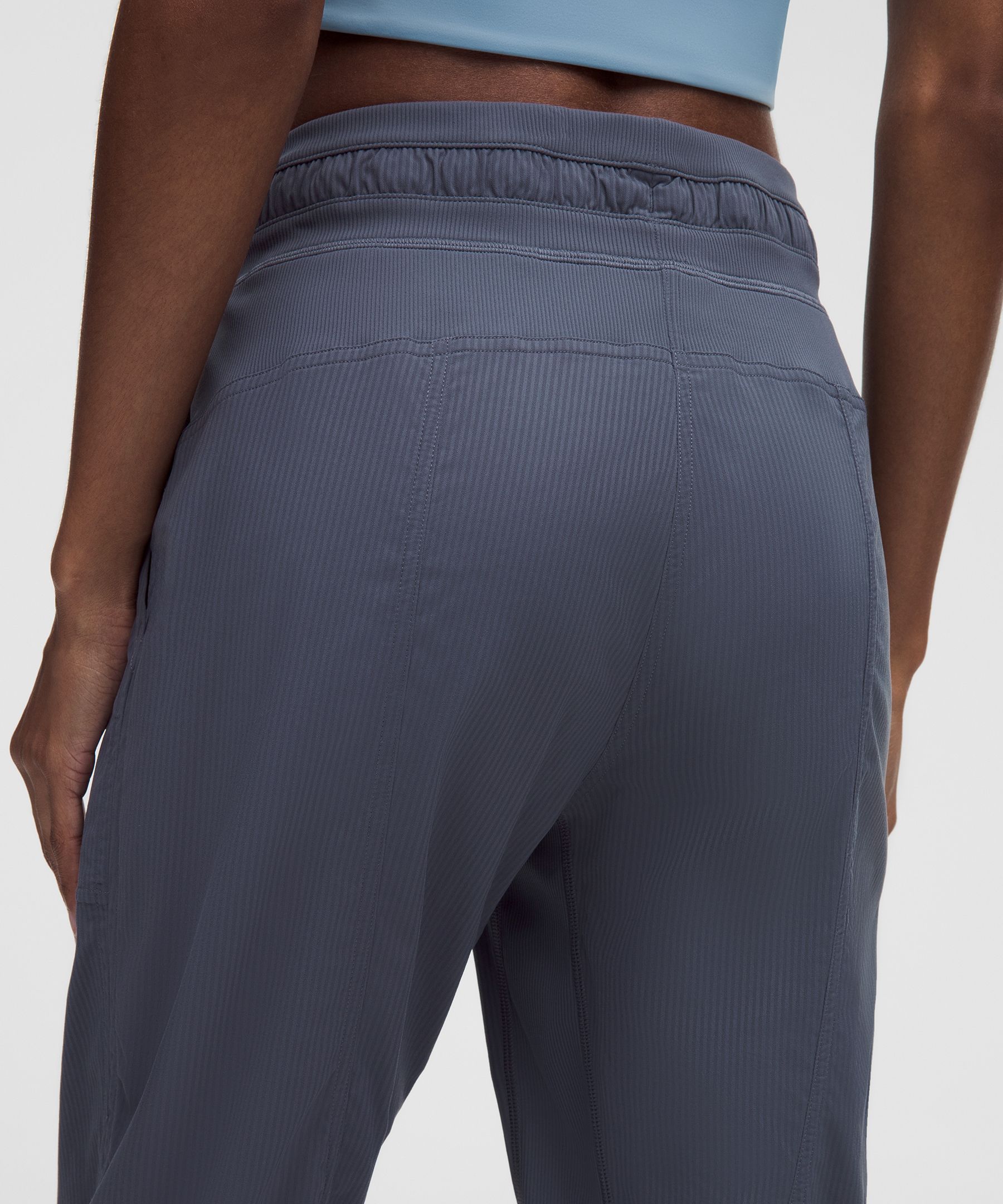 Dance Studio Mid-Rise Cropped Pant
