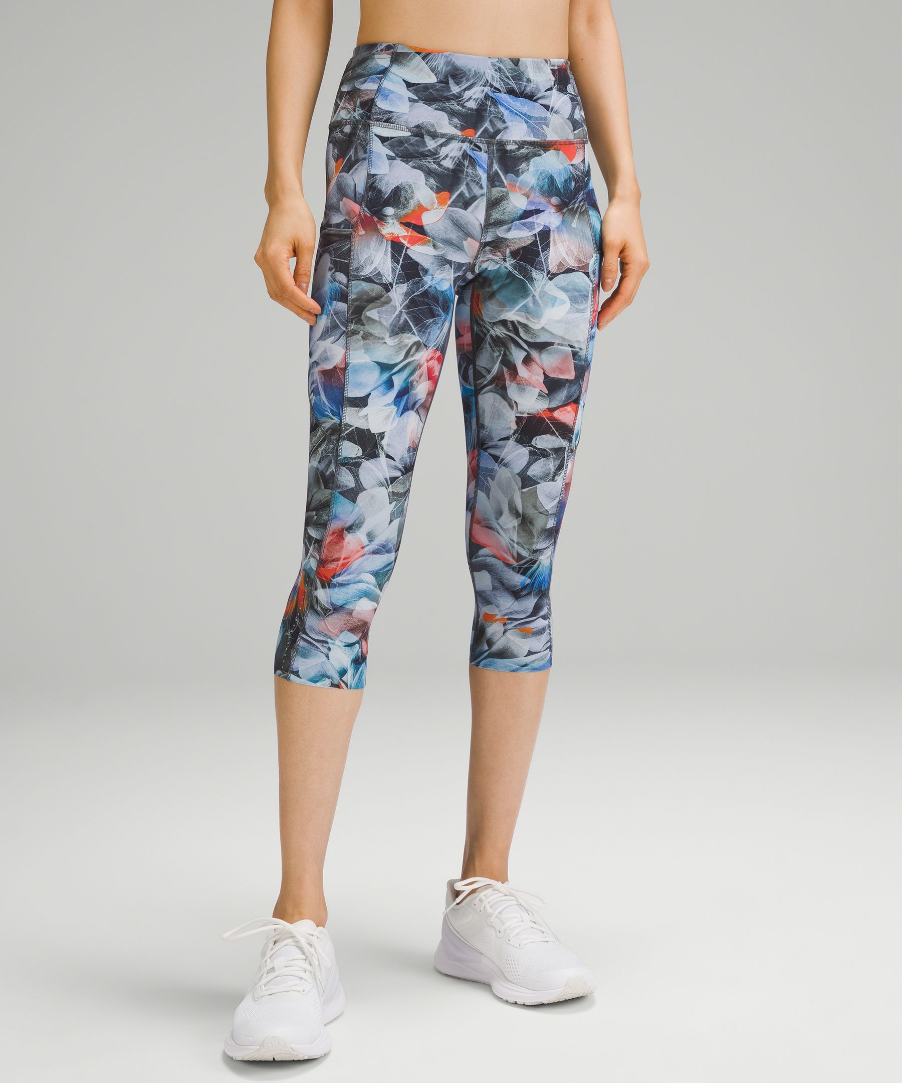 Fast and Free Reflective High-Rise Crop 18" *Asia Fit