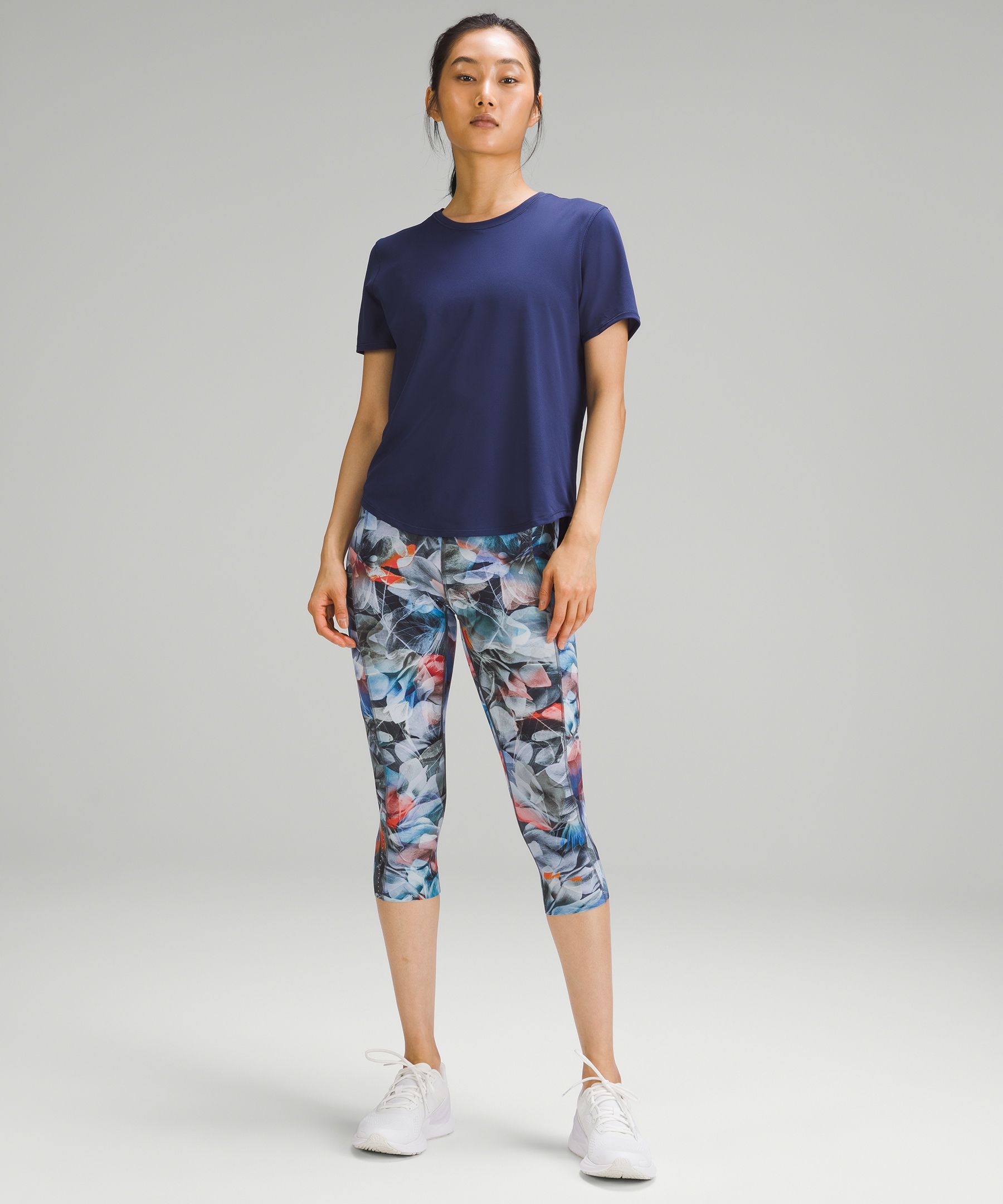Fast and Free Reflective High-Rise Crop 18" *Asia Fit