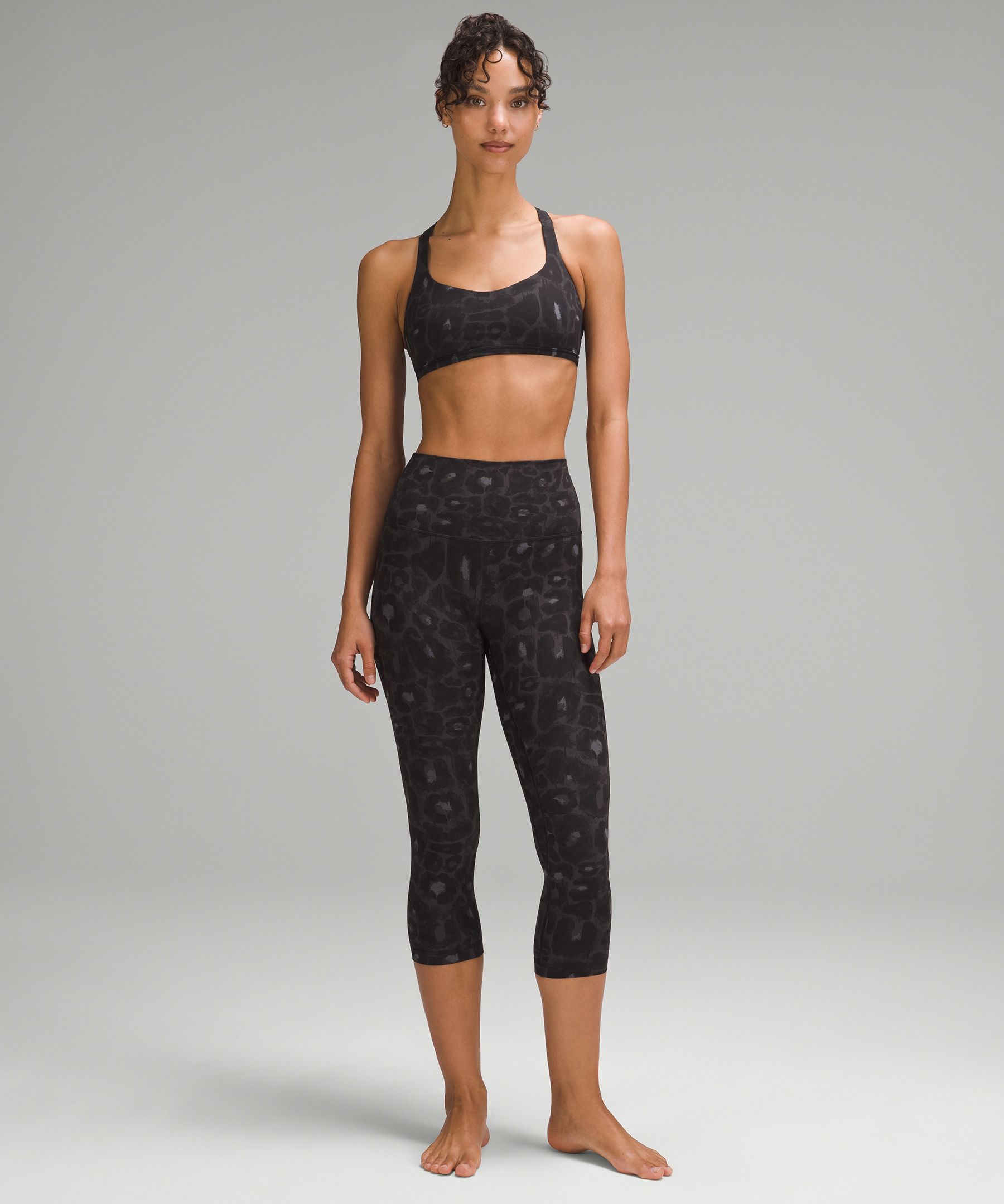 Lululemon capris with side pockets best sale