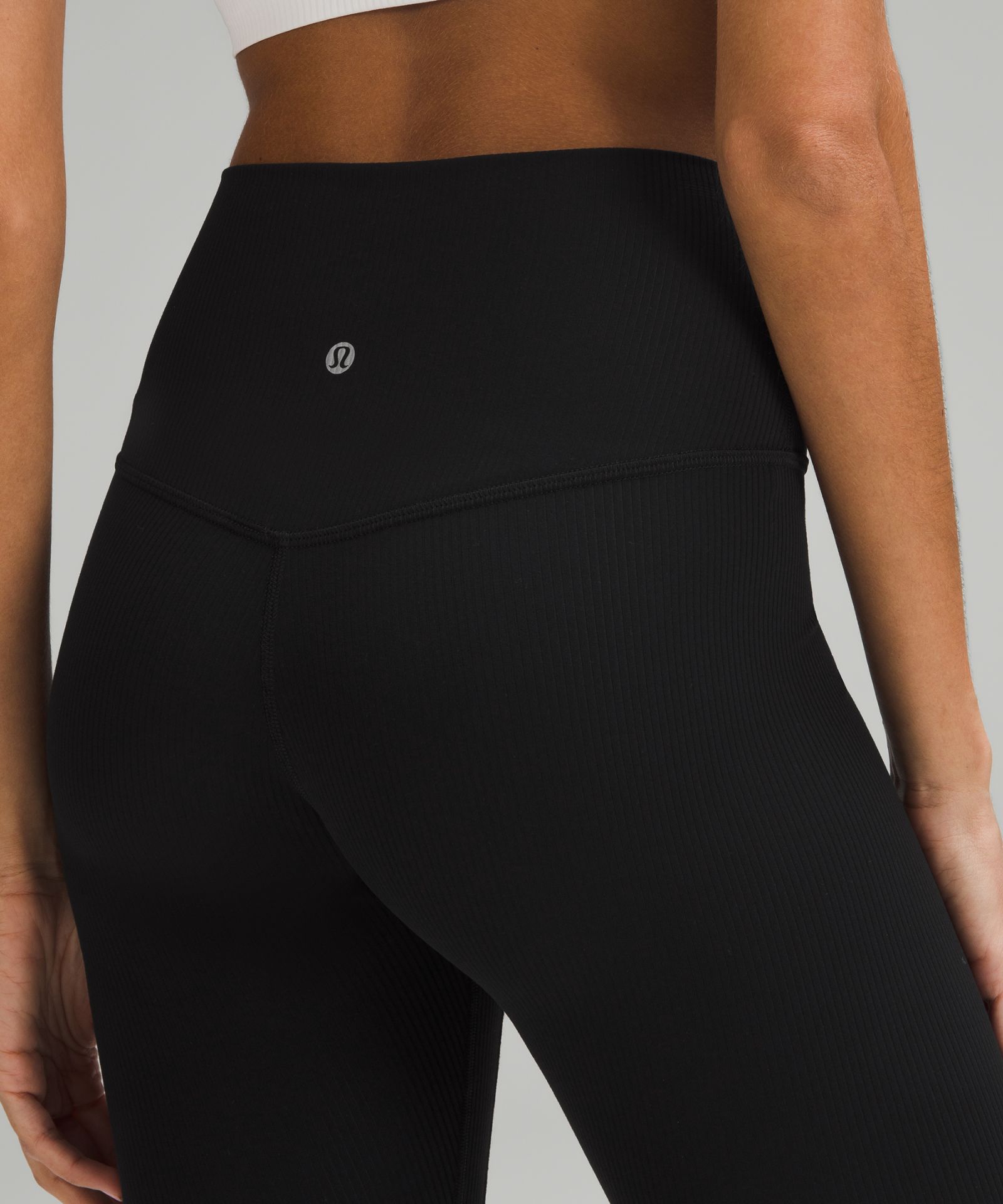 Женские укороченные леггинсы Lululemon Align в рубчик — фото 5