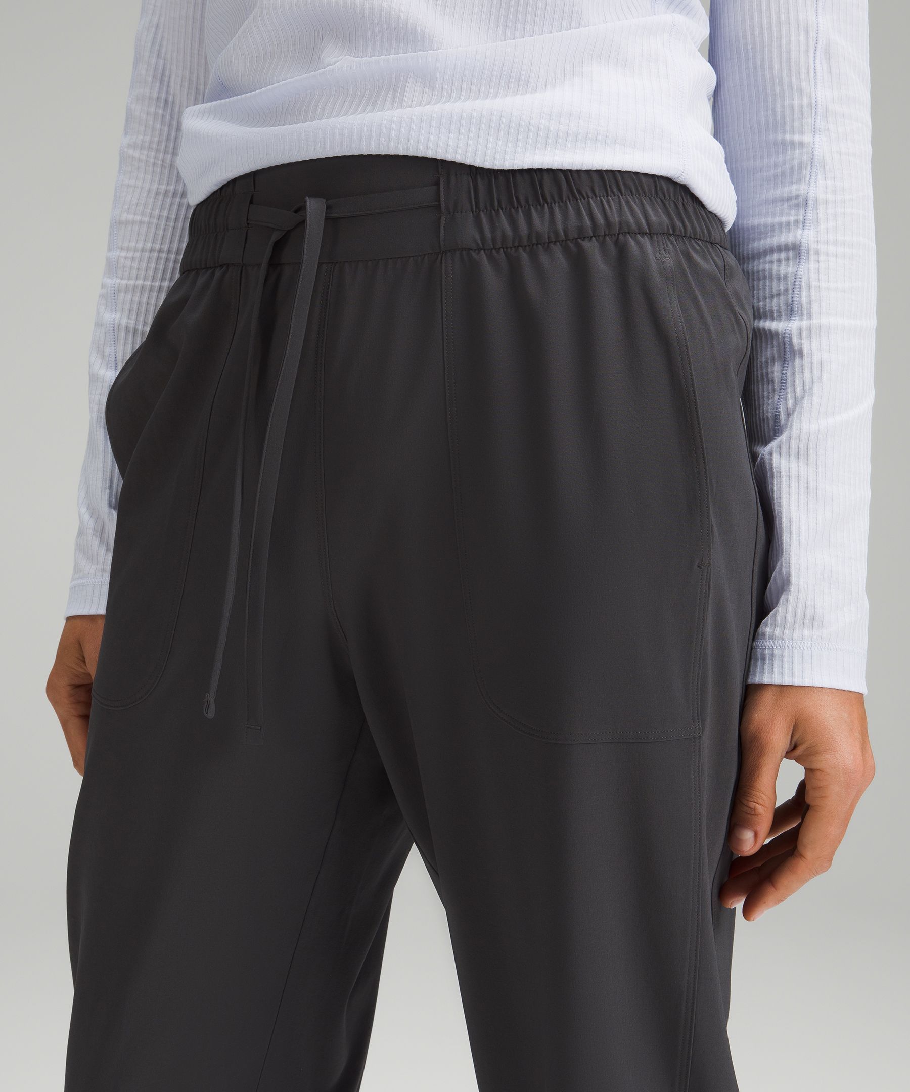 lululemon Women's Pull-On Mid-Rise Tapered-Leg Crop 23