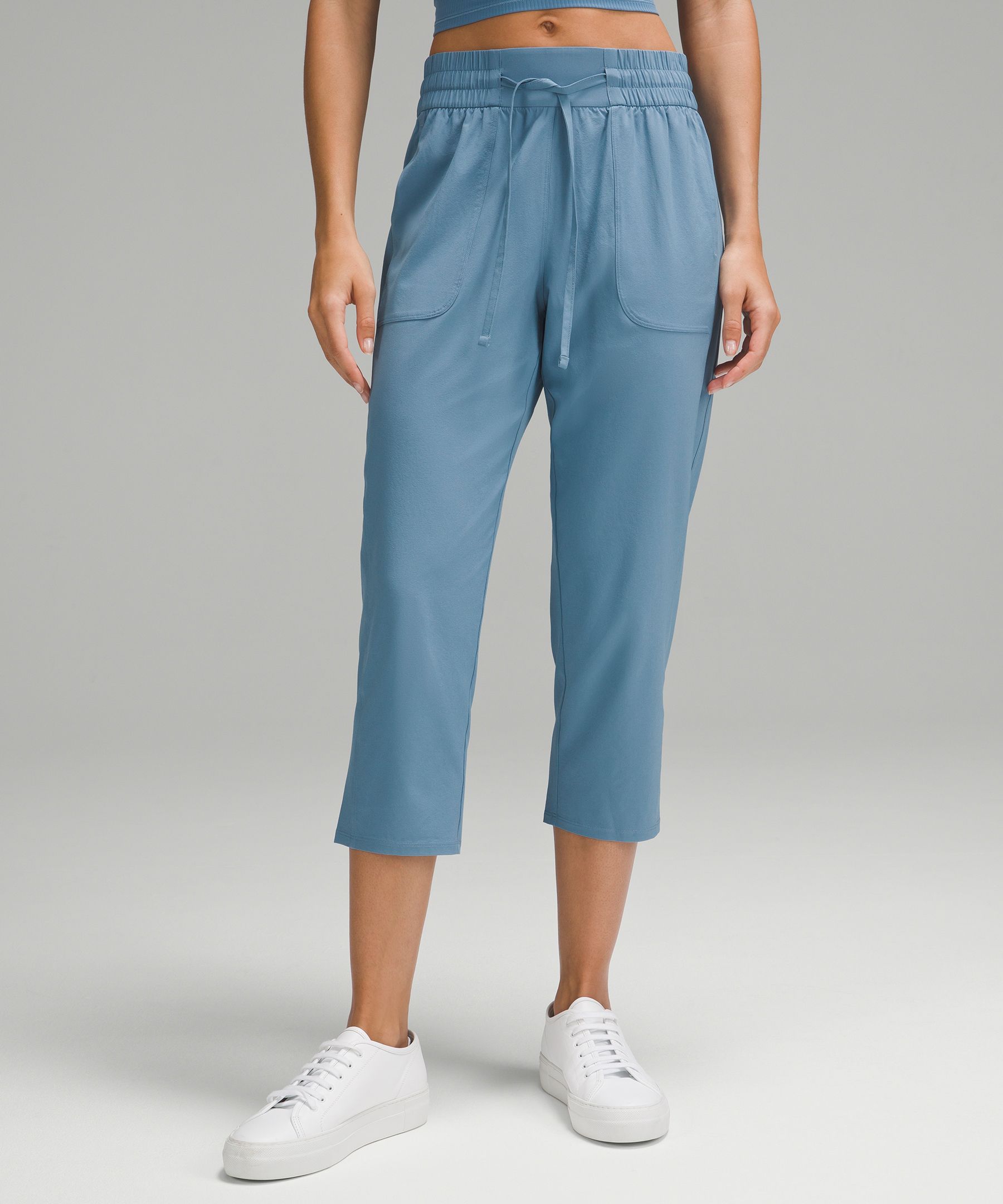 Pull-On Mid-Rise Tapered-Leg Cropped Pant 23"