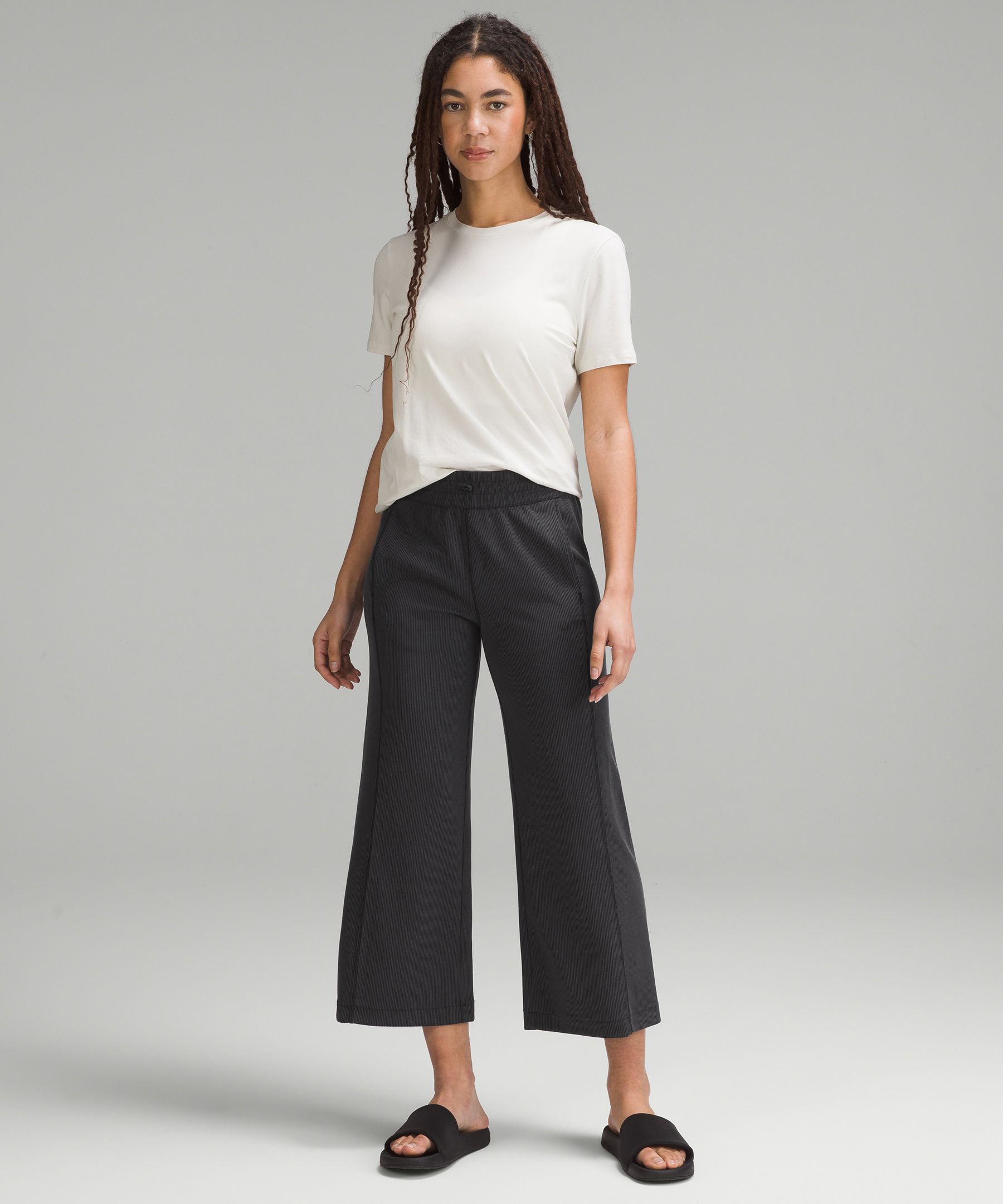 Ribbed Softstreme Mid-Rise Wide-Leg Cropped Pant 25