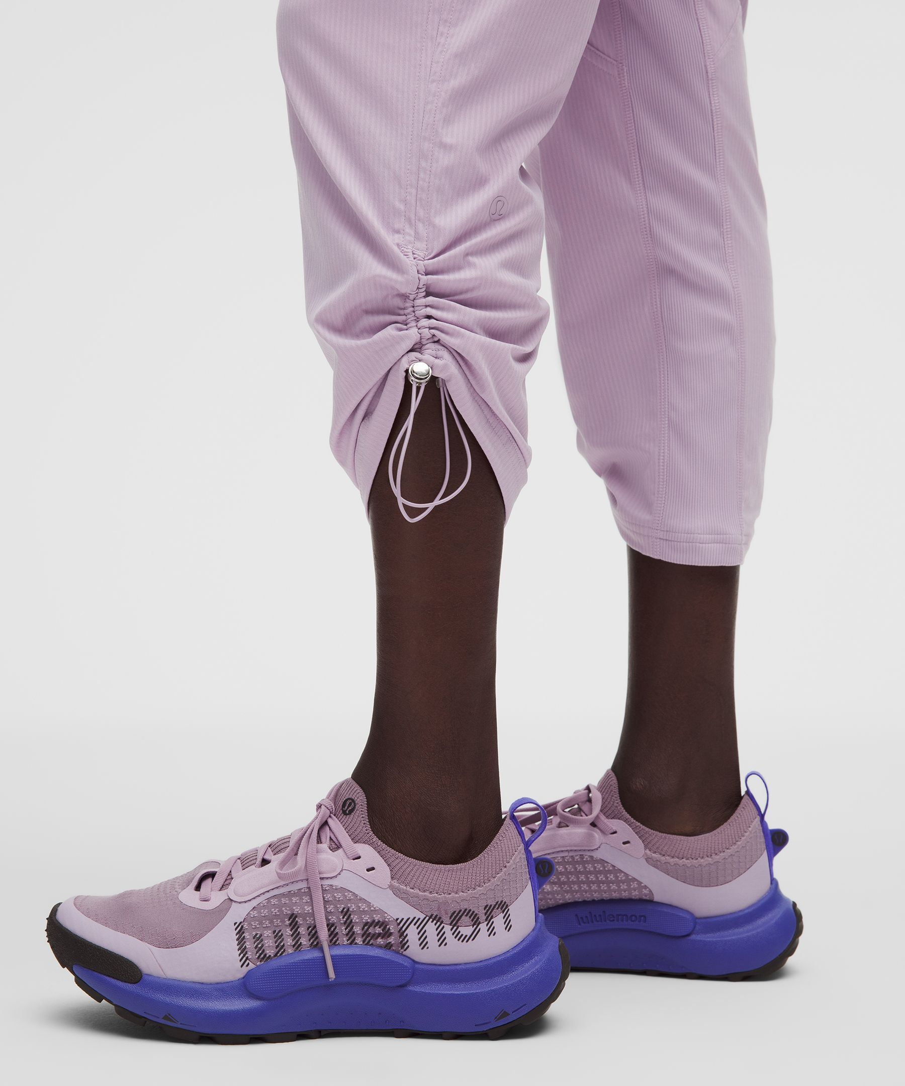 Dance Studio Mid-Rise Cropped Pant