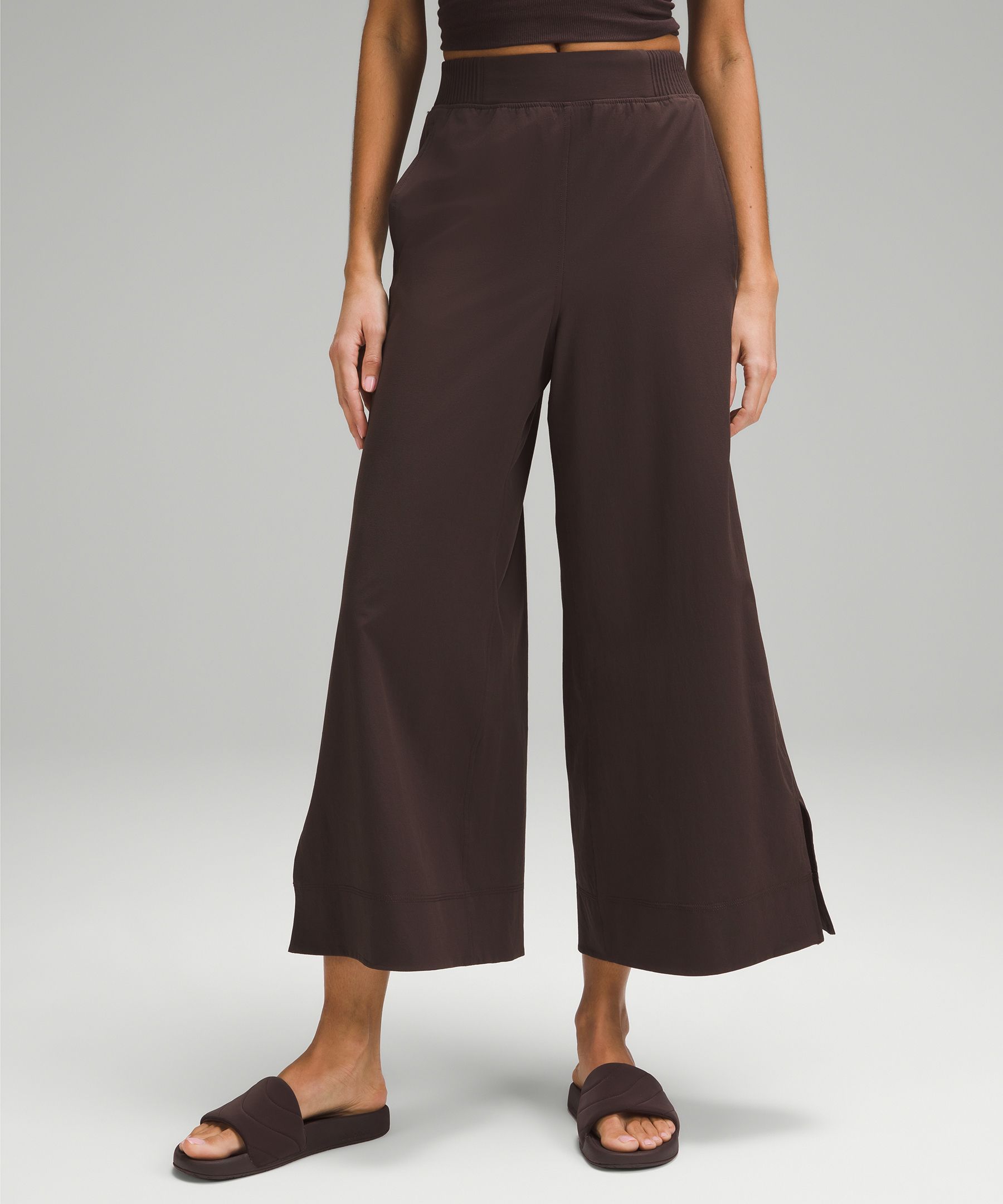 Stretch Woven High-Rise Wide-Leg Cropped Pant