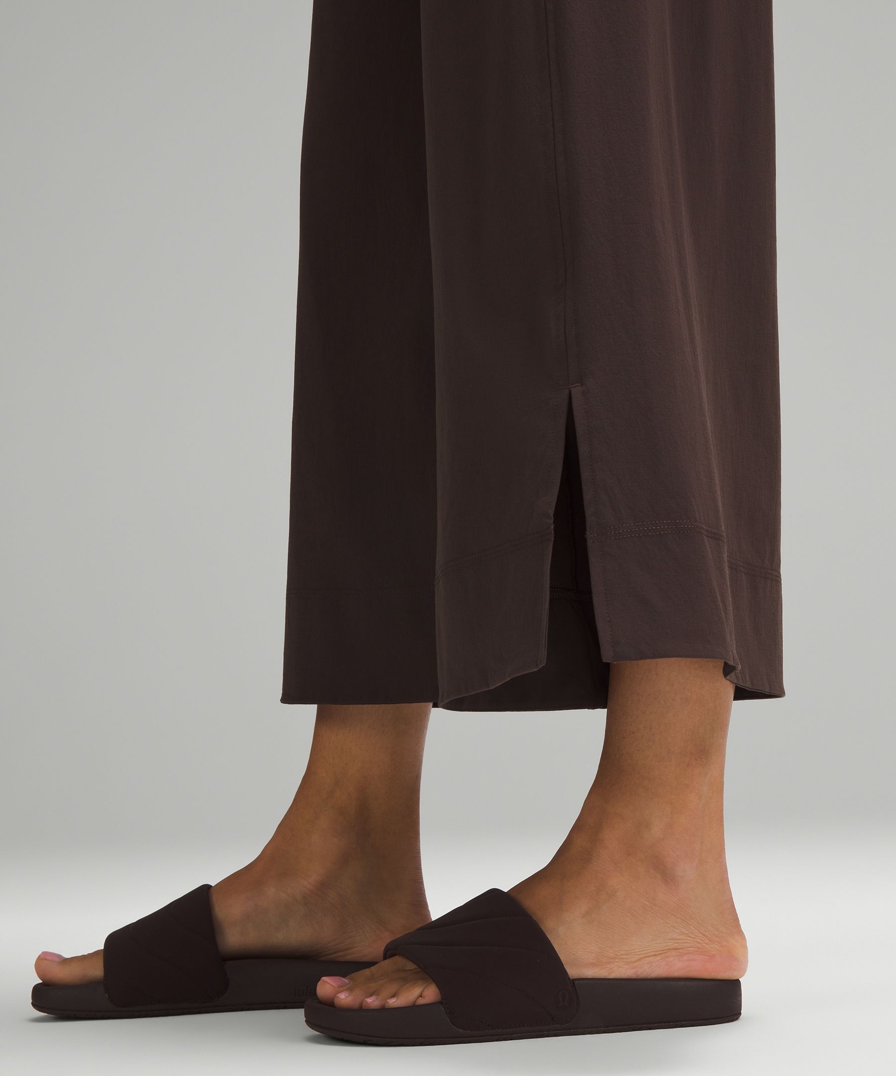 Stretch Woven High-Rise Wide-Leg Cropped Pant