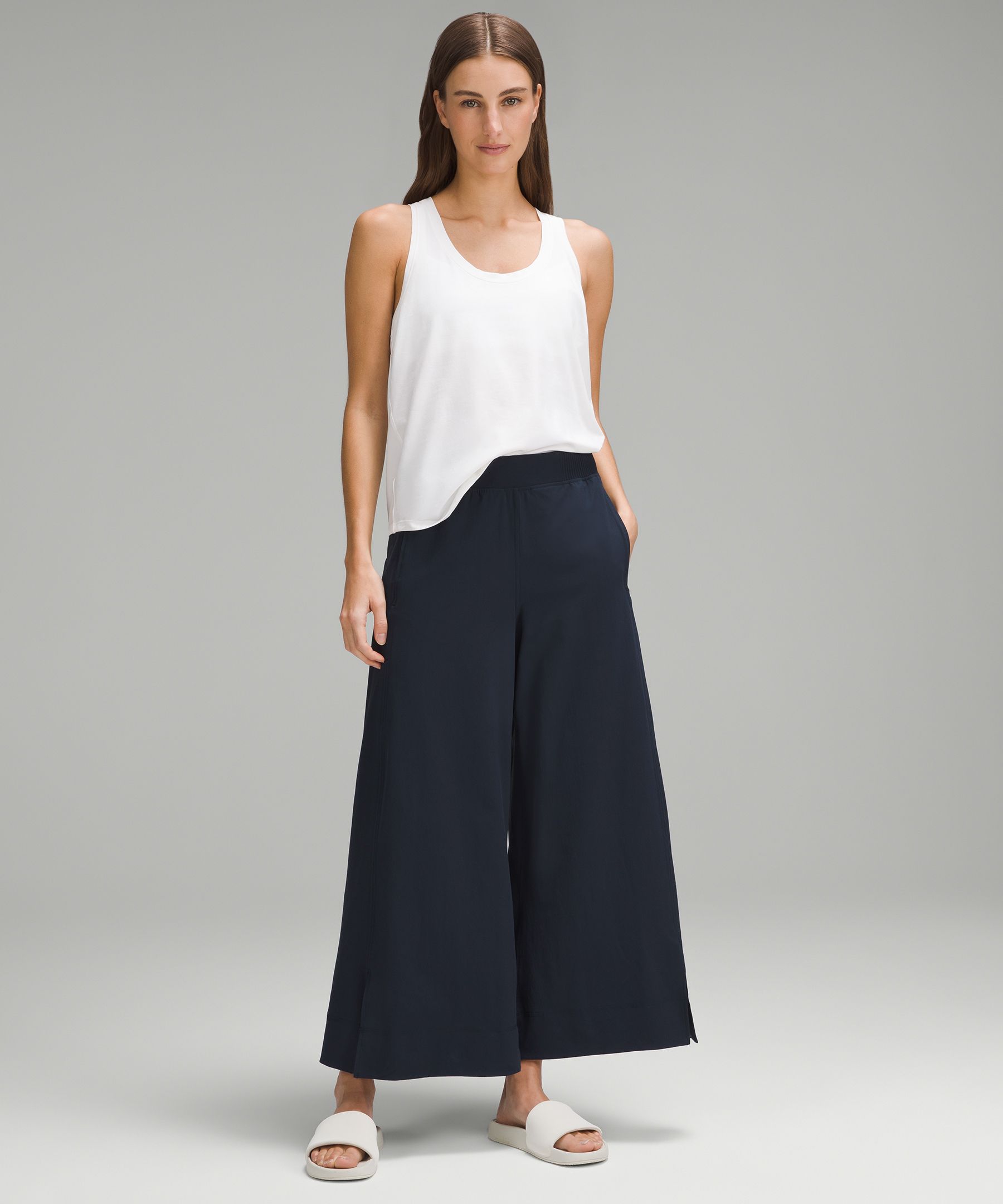 Stretch Woven High-Rise Wide-Leg Cropped Pant