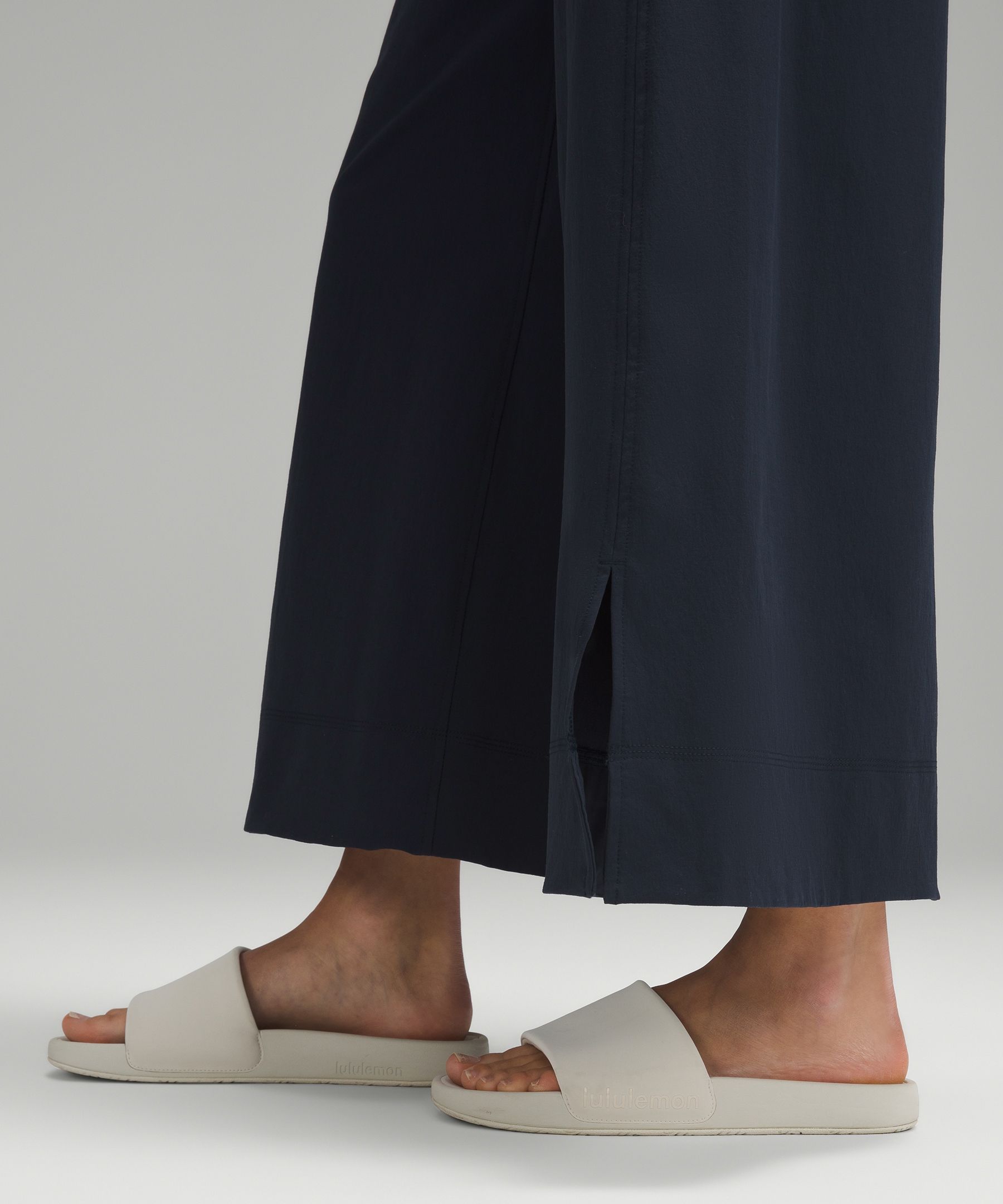 Stretch Woven High-Rise Wide-Leg Cropped Pant