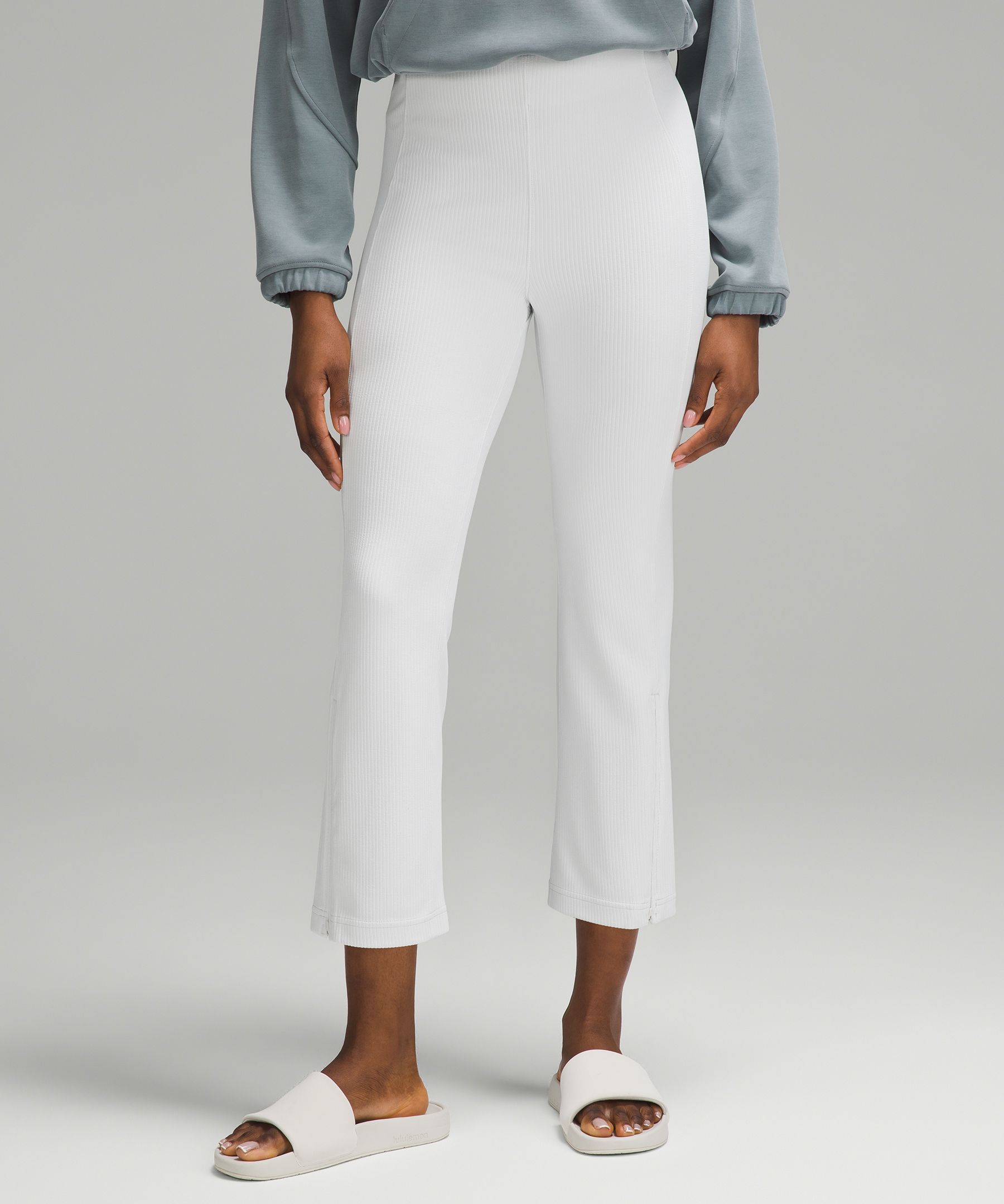 Softstreme High-Rise Straight-Leg Cropped Pant