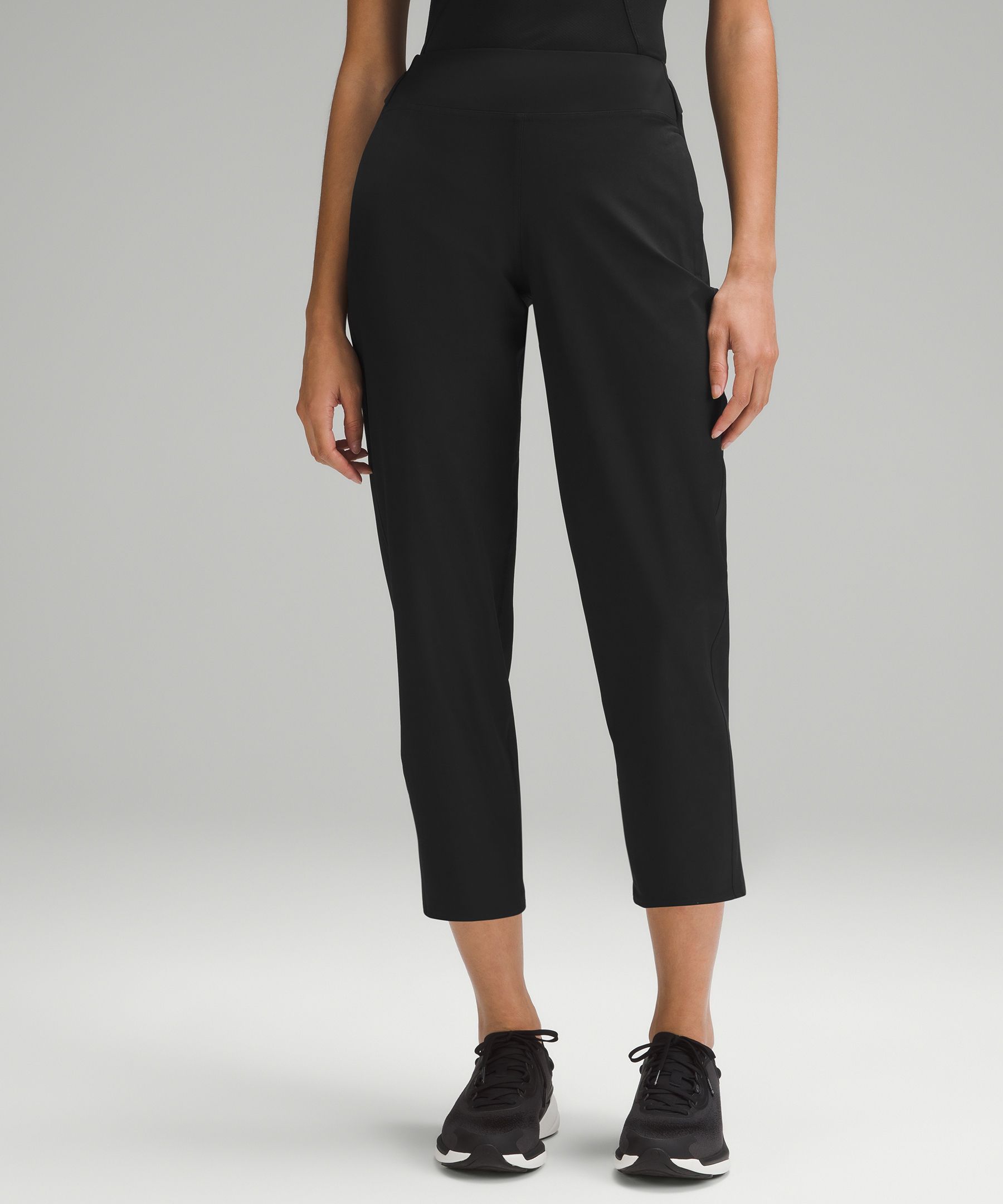 Lululemon Warpstreme Multi-pocket Mid-rise Golf Cropped Pants 24