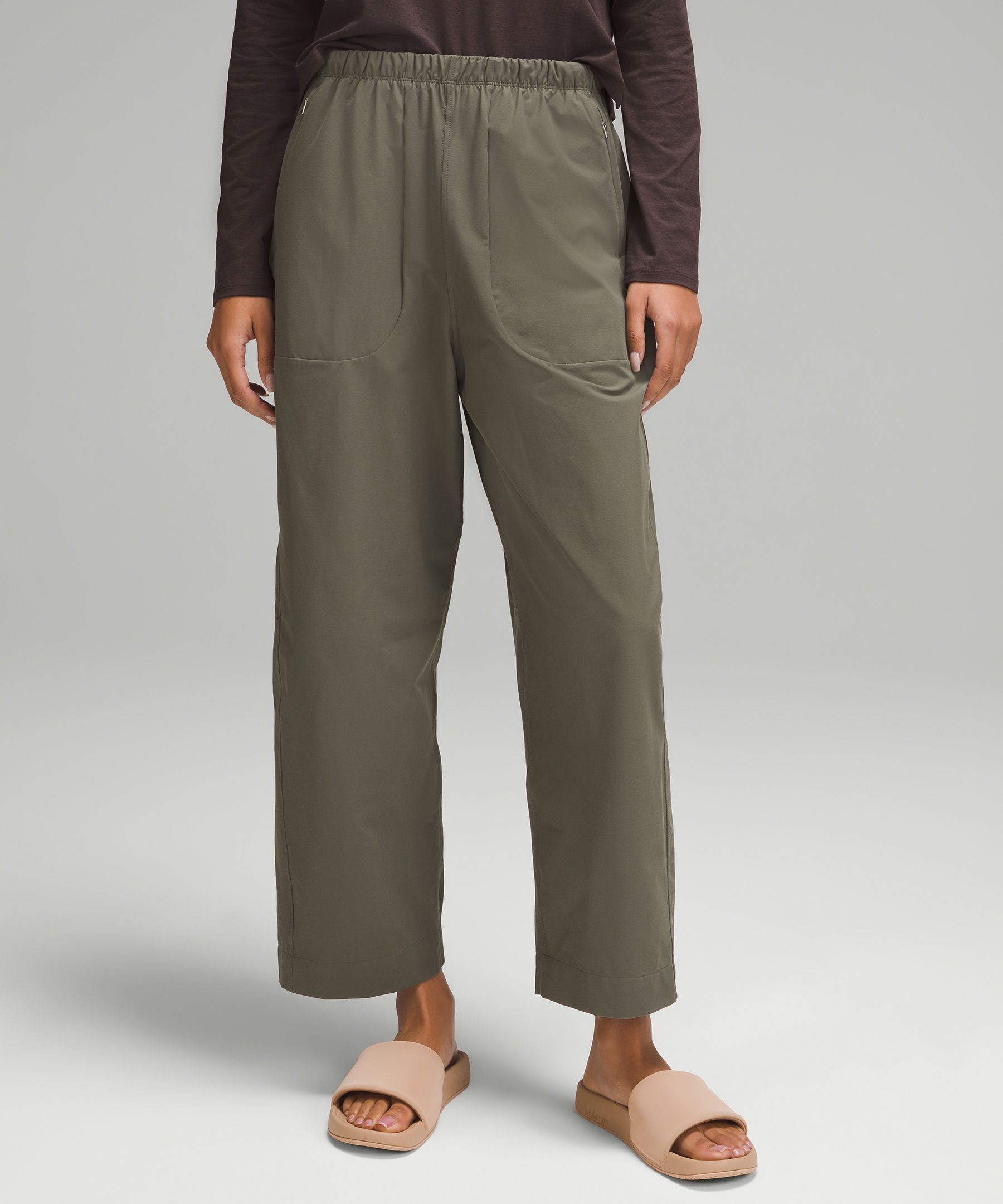 Lululemon athletica Lightweight Mid-Rise Barrel-Leg Cropped Pant