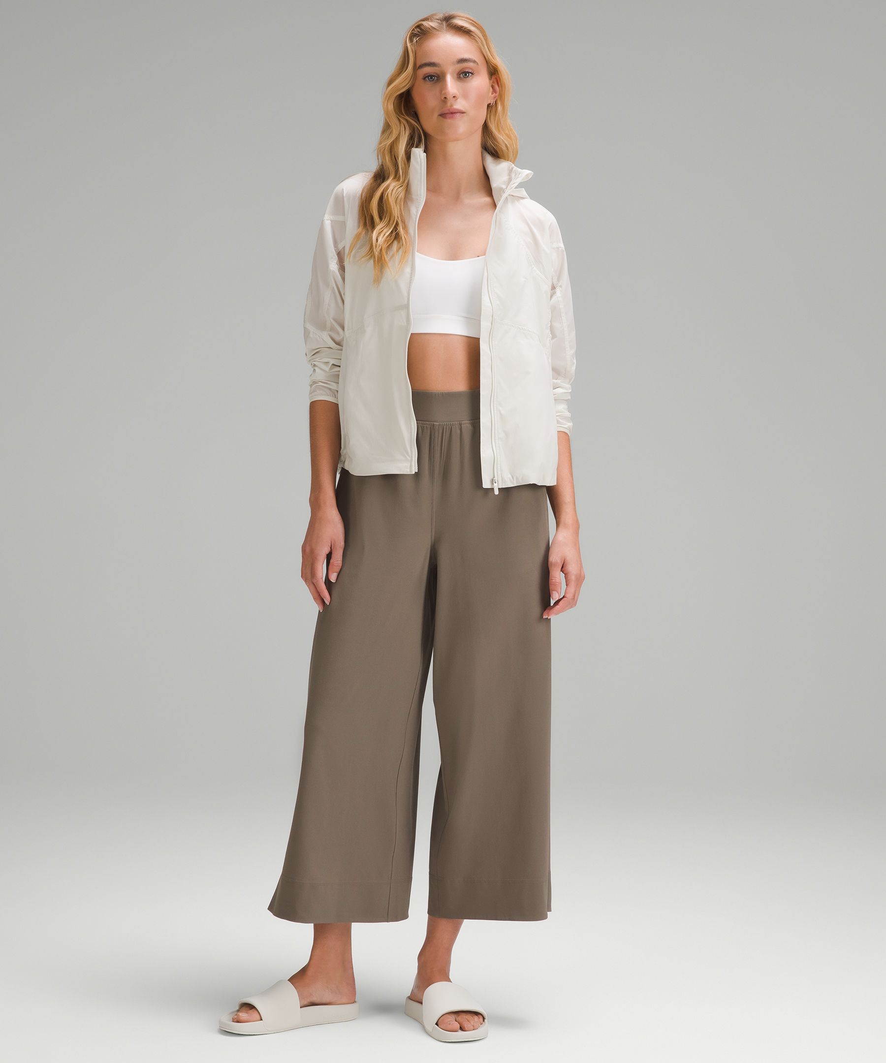 Stretch Woven High-Rise Wide-Leg Cropped Pant