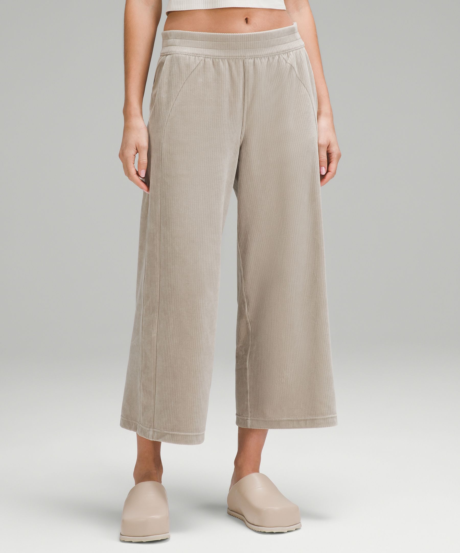 Lululemon athletica Scuba Mid-Rise Wide-Leg Pant *Velvet Cord