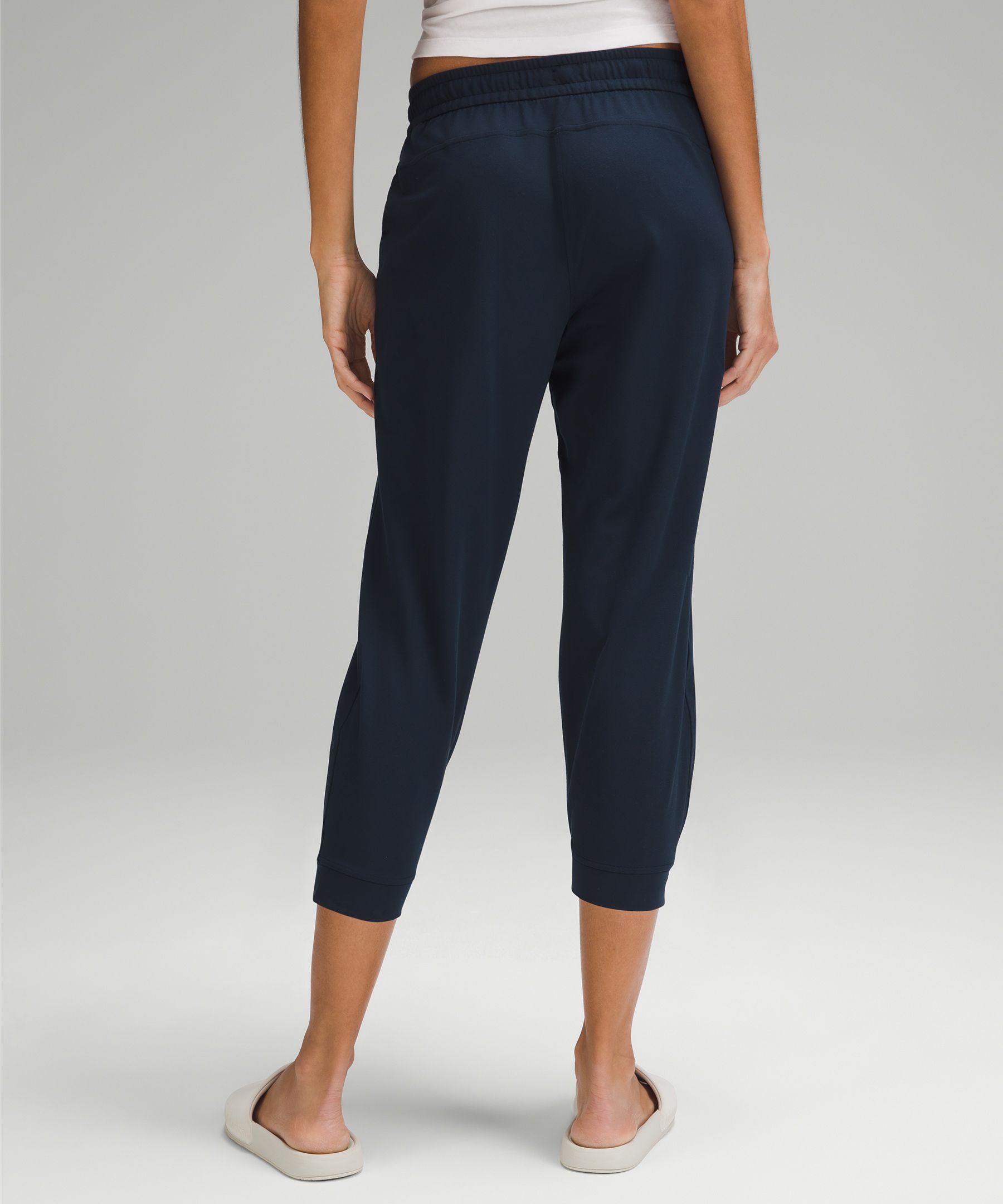 Lululemon Soft Jersey Classic-fit Mid-rise Cropped Joggers