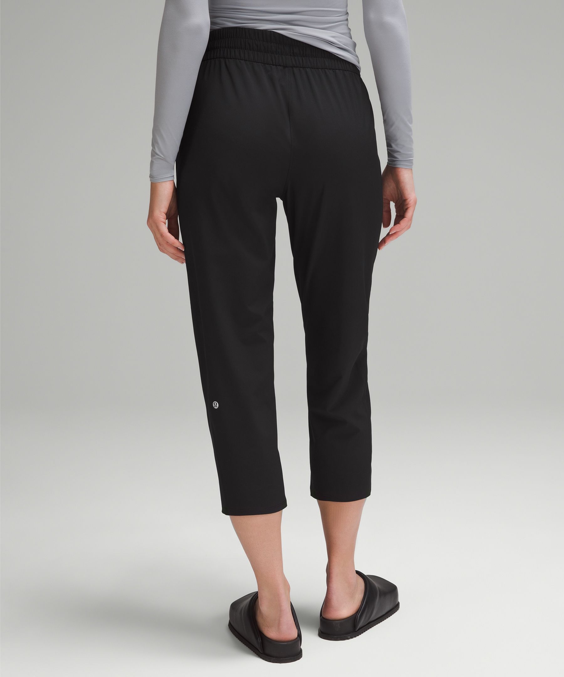 Pull-On Mid-Rise Tapered-Leg Cropped Pant 23