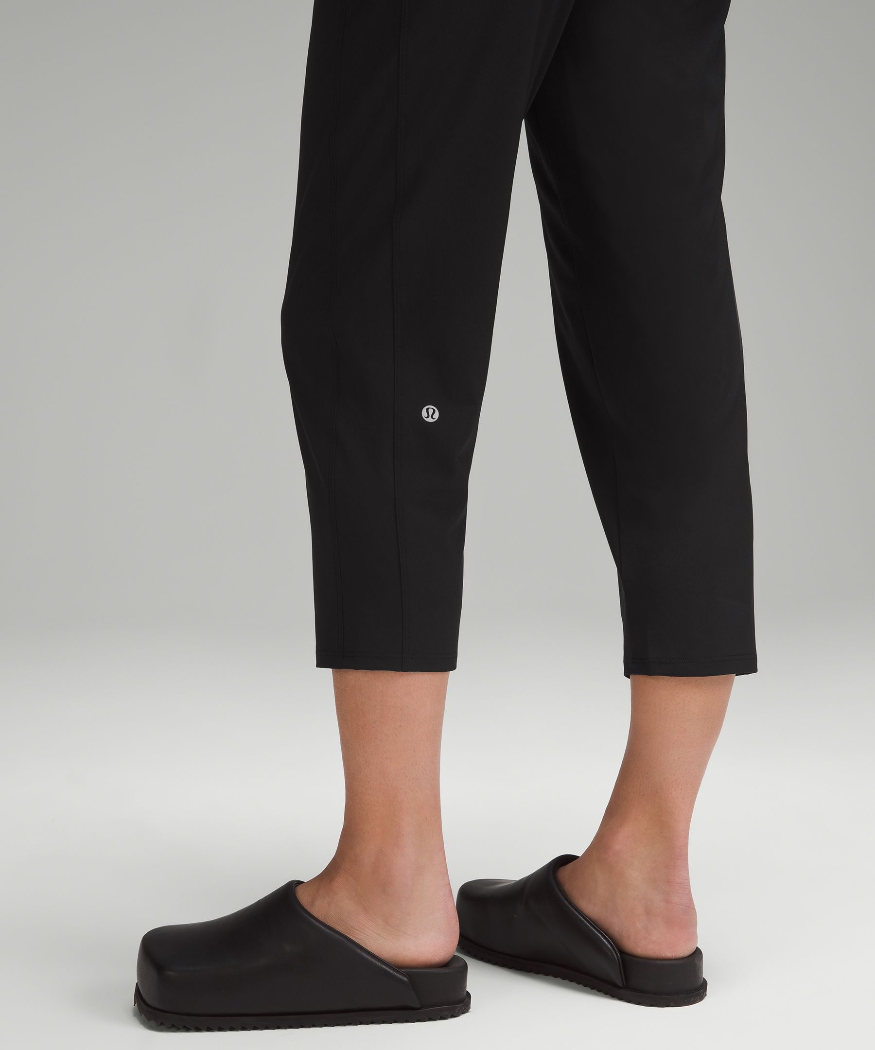 Lululemon Light Stride Crop Running Pants Black Pockets Pull On Tencel Size  8