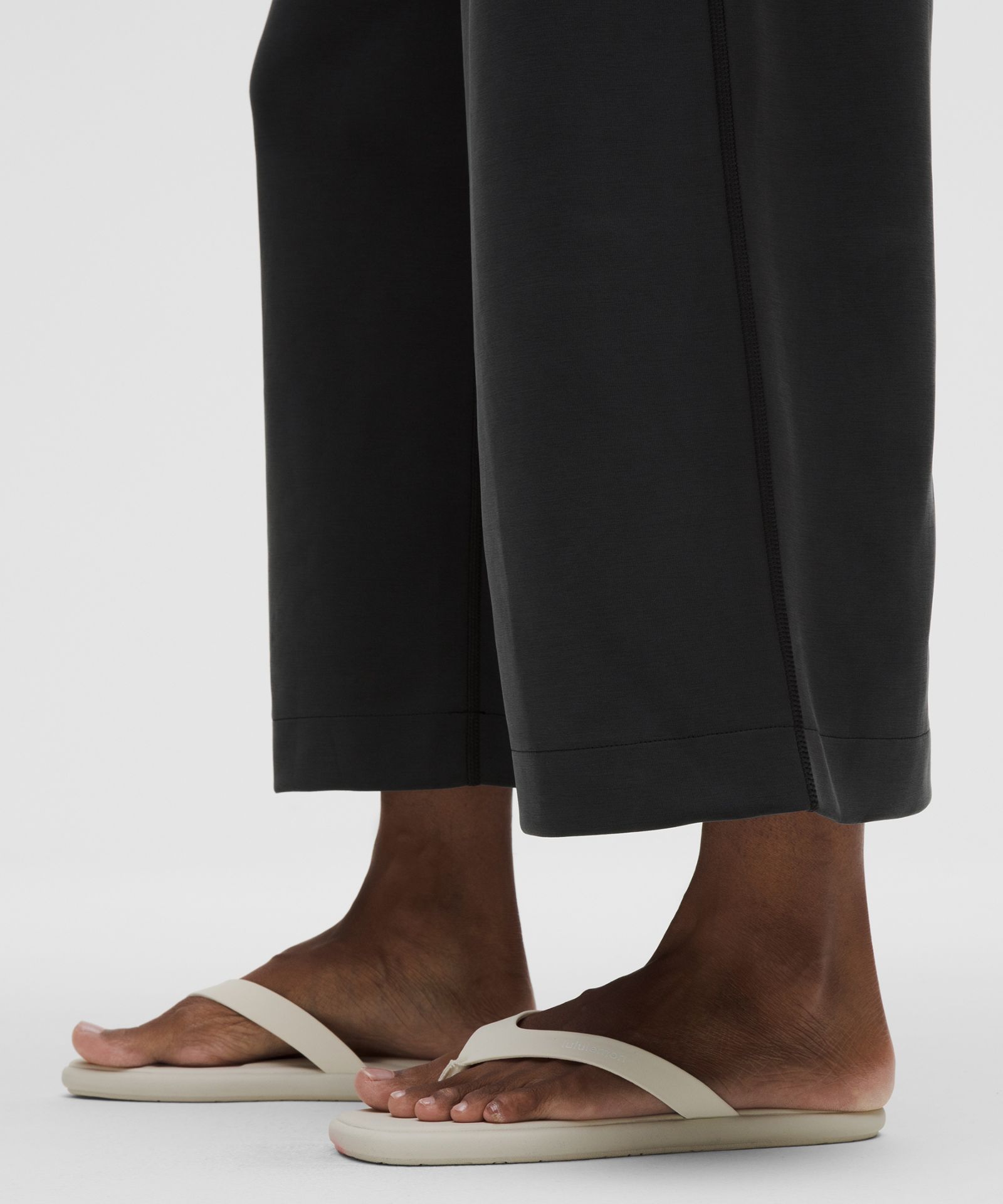 Lululemon Softstreme High-Rise Wide-Leg Cropped Pant — фото 6
