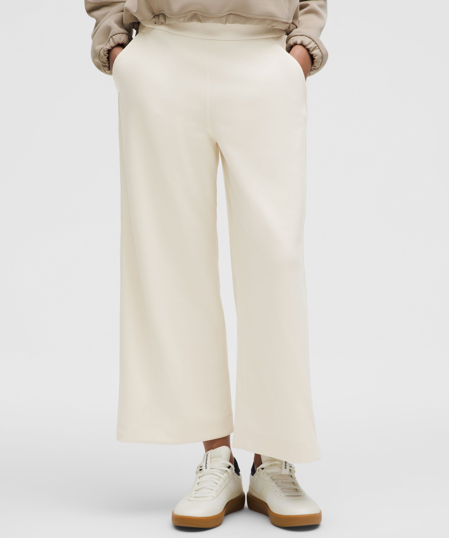 Softstreme High-Rise Wide-Leg Cropped Pant