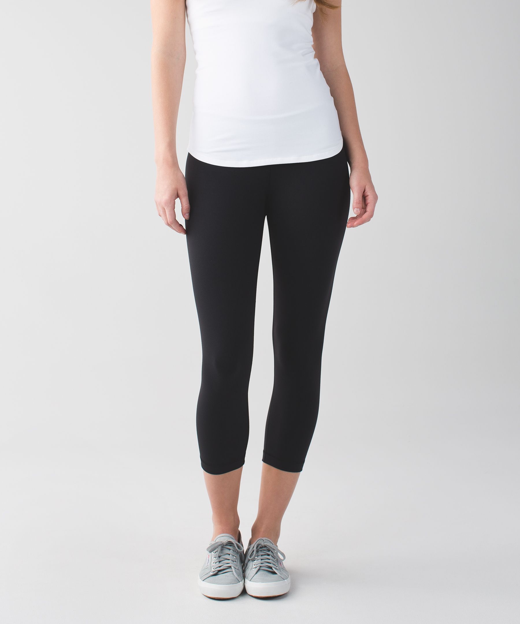 Lululemon black Wunder Under (Luon fabric) leggings.