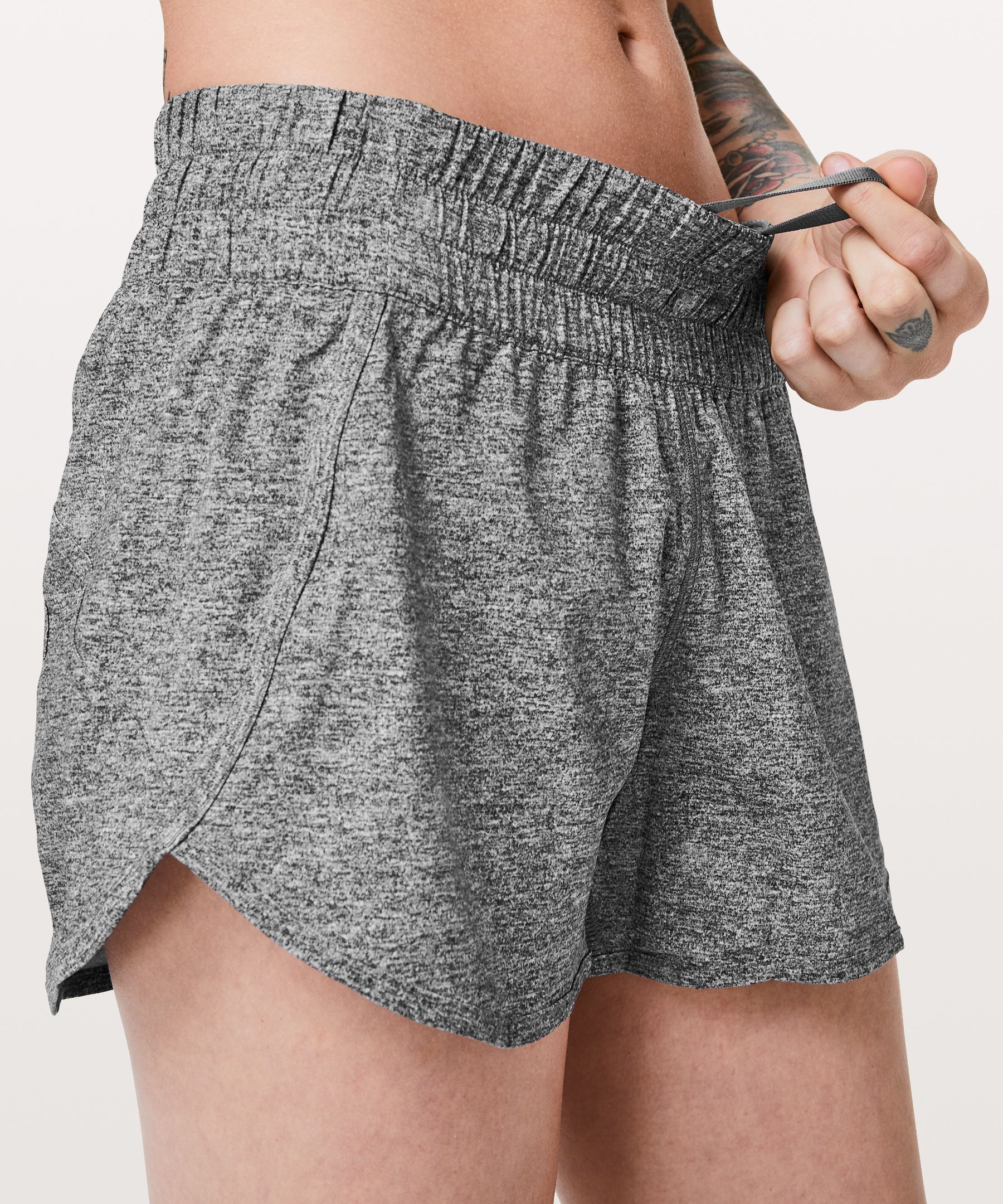 lululemon tracker shorts size 8