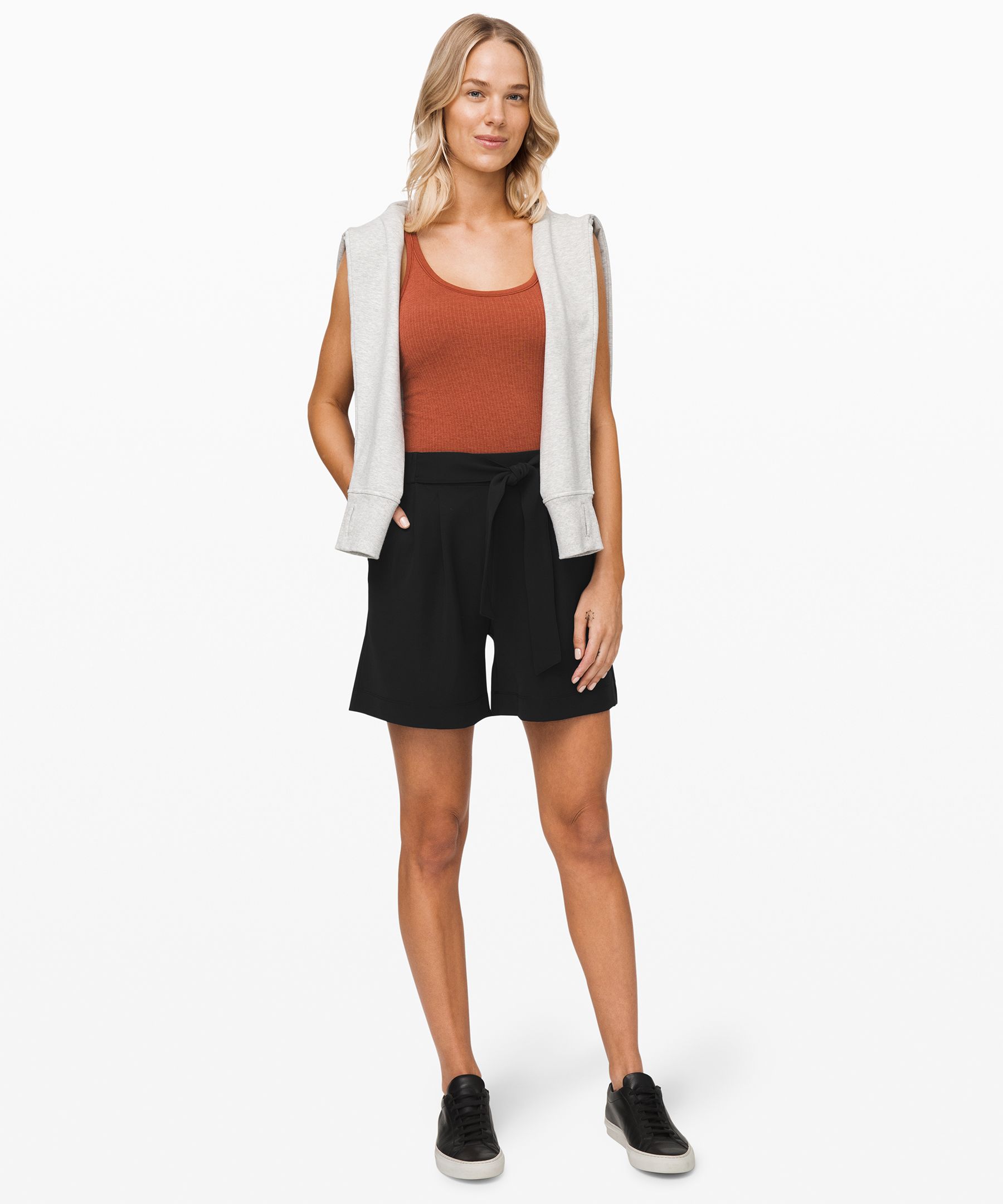 lululemon noir short