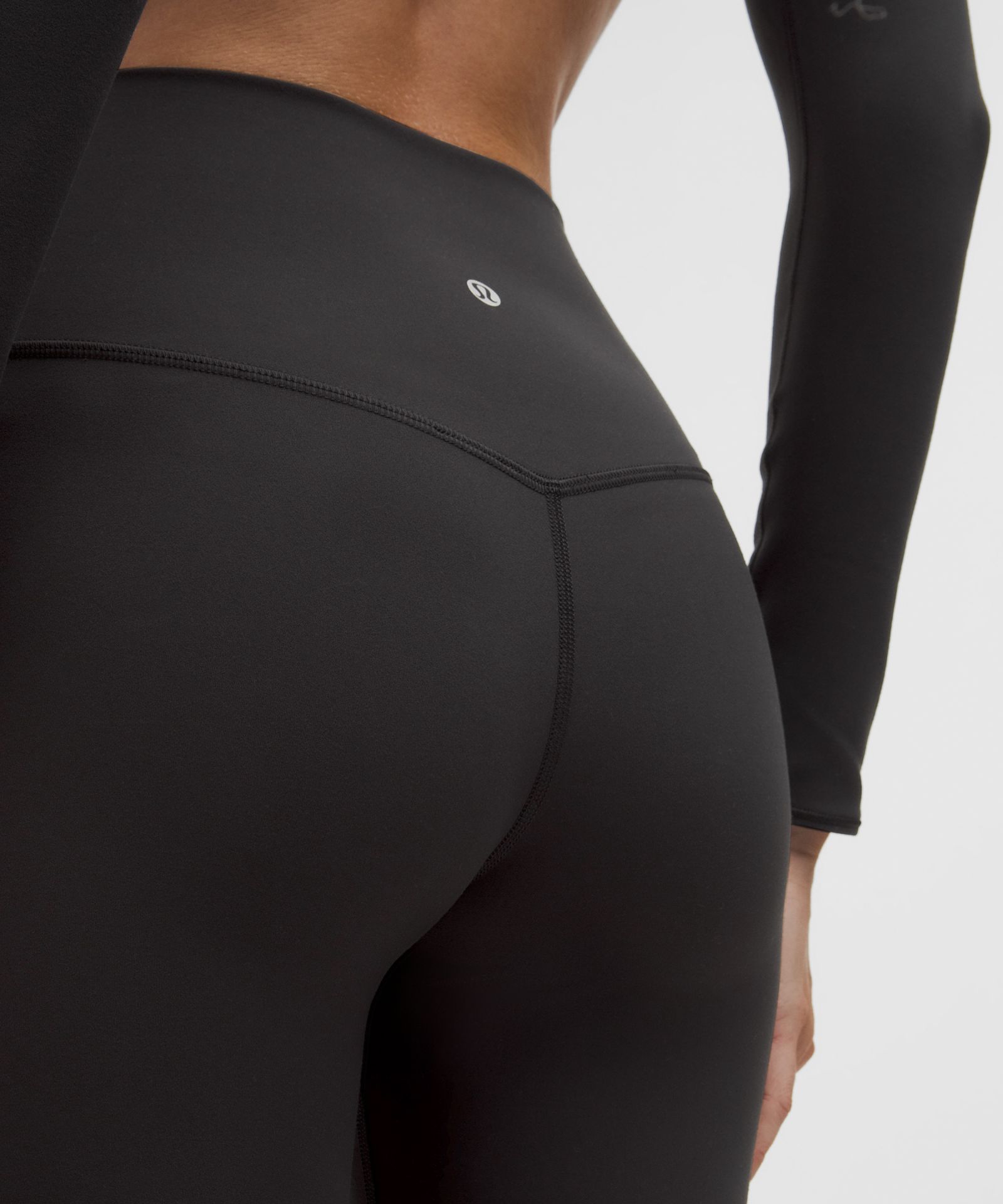 Женские шорты Lululemon Align High-Rise — фото 5