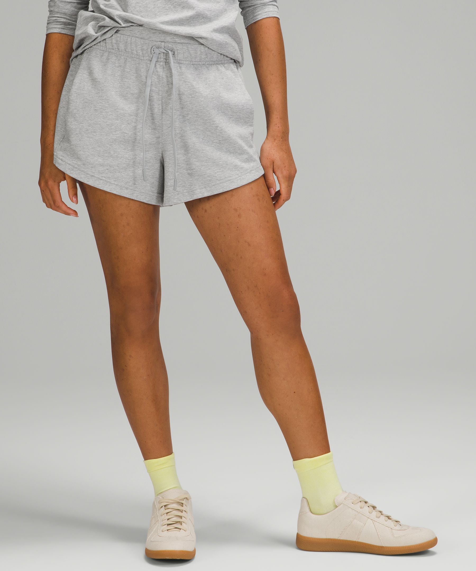 Light grey sale lululemon shorts