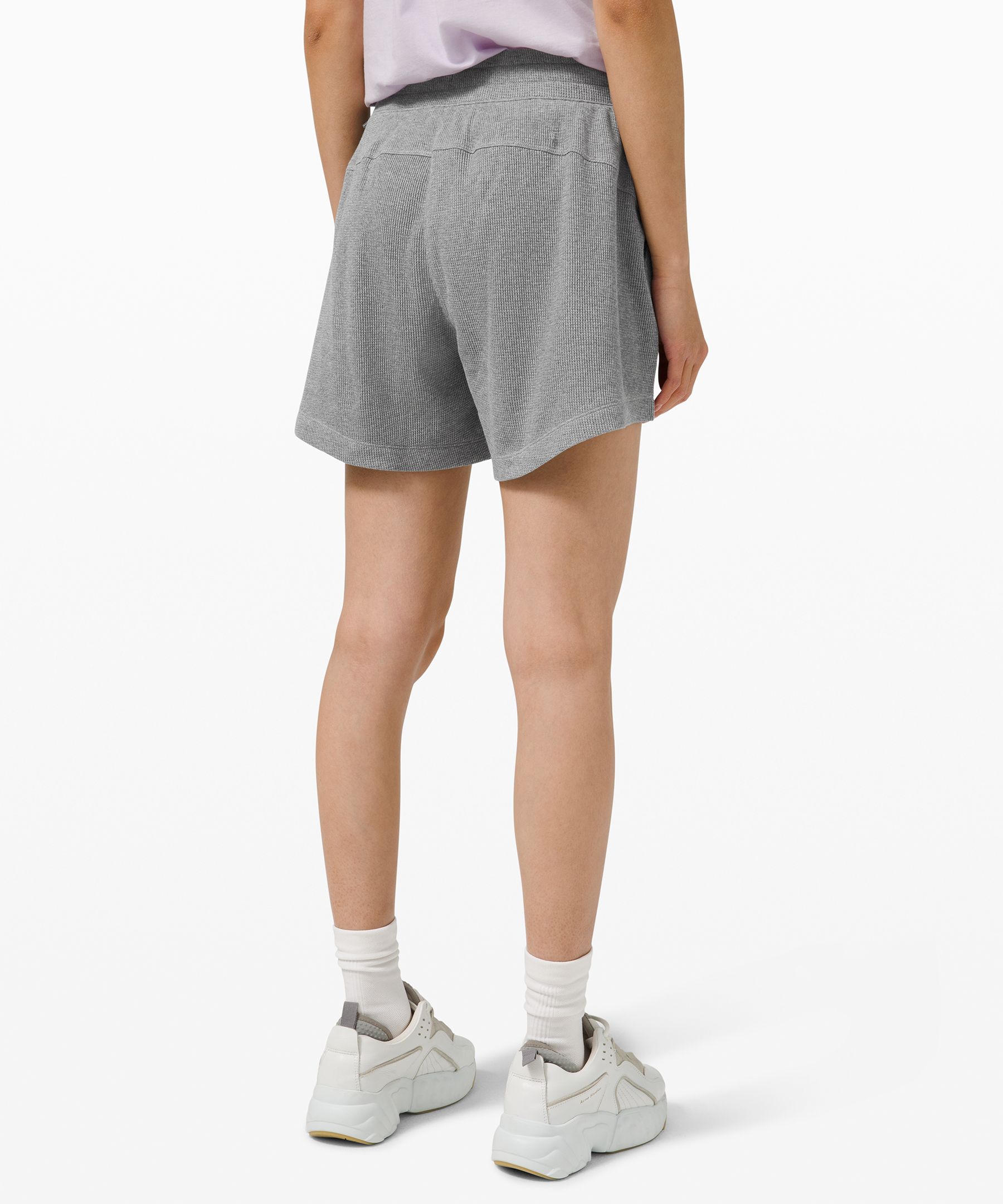 https://images.lululemon.com/is/image/lululemon/LW7BFWS_031045_3?size=800,800