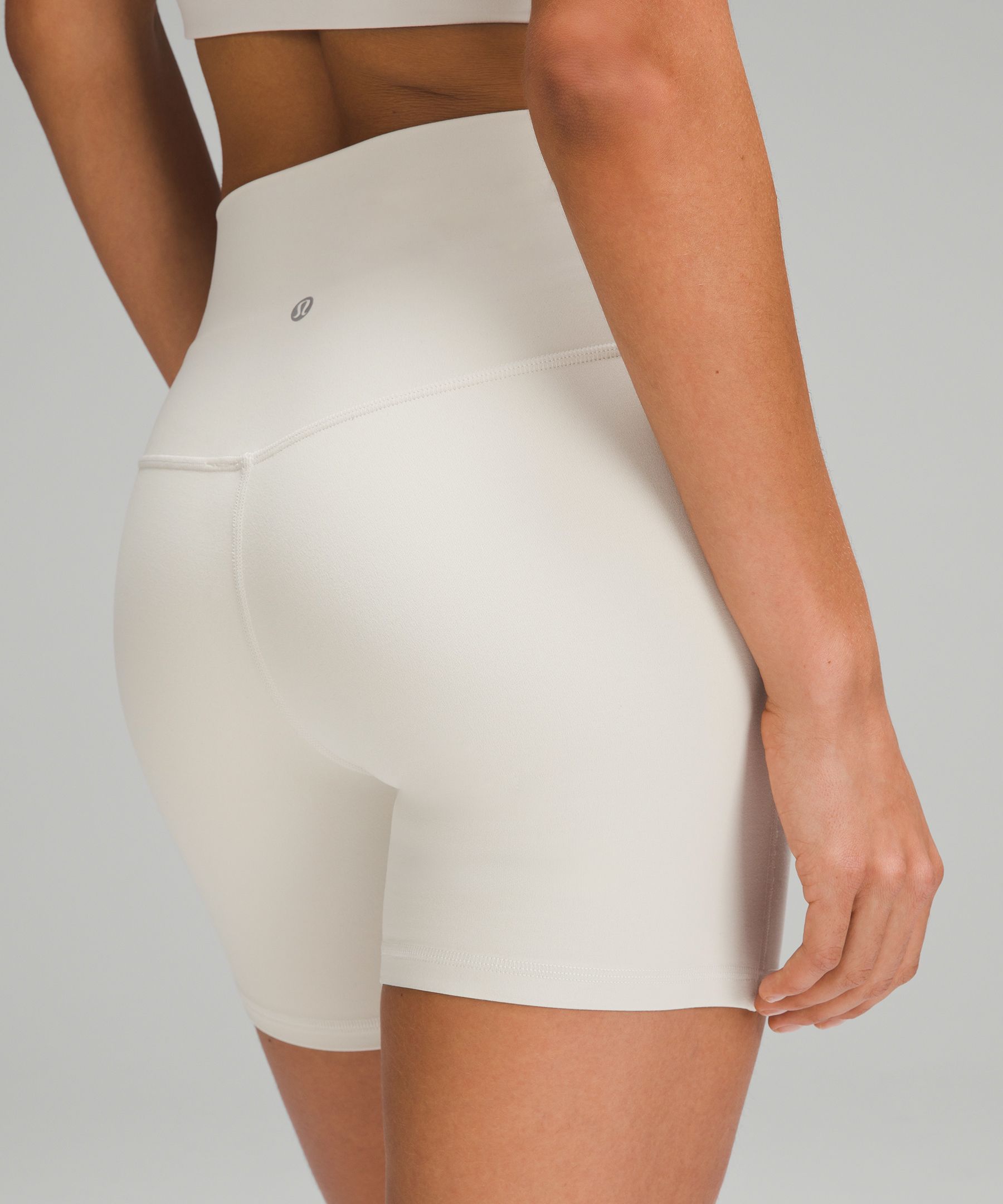 Align Short 6” vs. Align Short 8” White Double Lined on thicker thighs - 6”  is actually way more flattering and less pinchy with less muffin thigh! : r/ lululemon